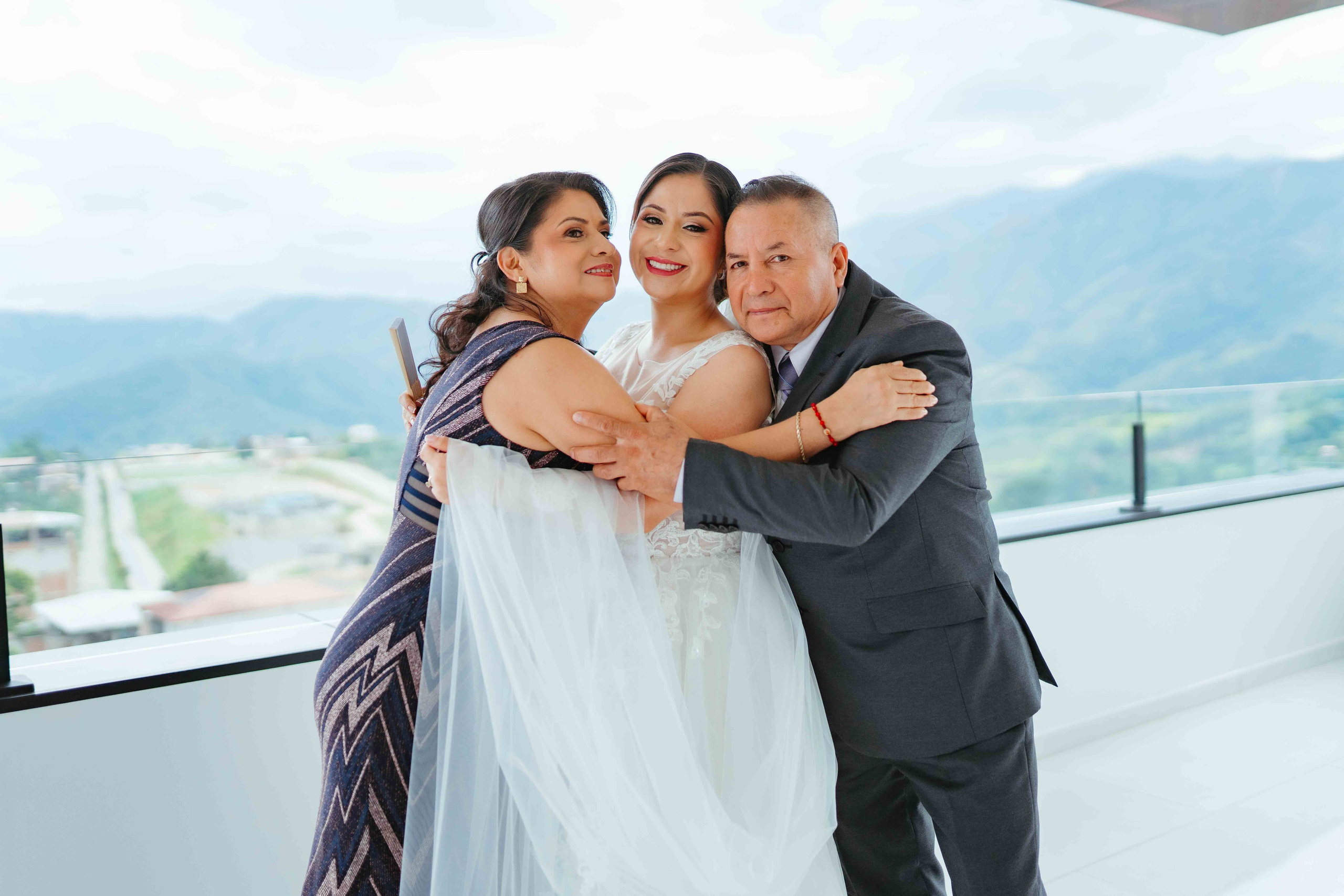 Jennifer y Vladimir. Fotógrafo de bodas en Loja Ecuador | Piero Alvarez PH