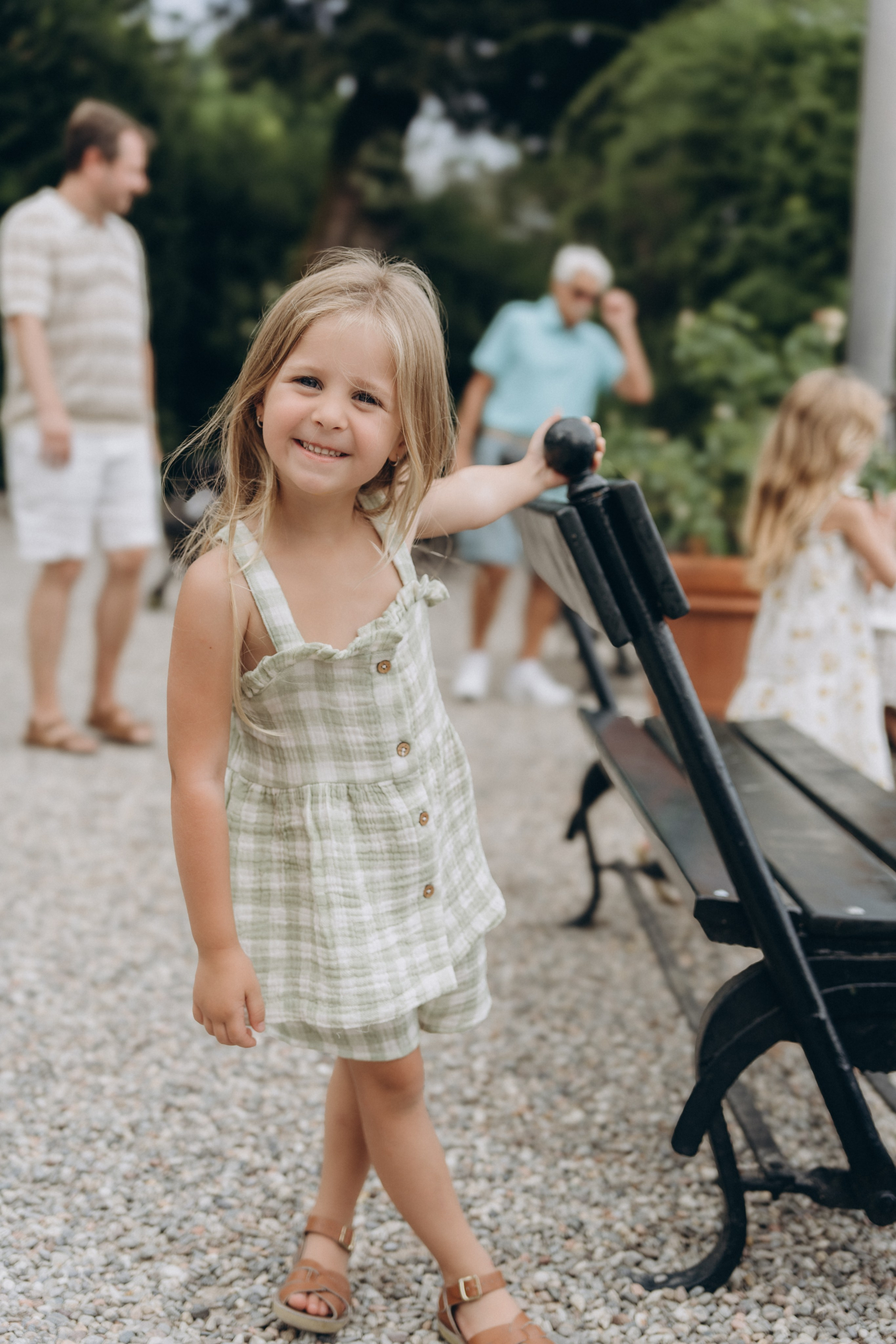 Family moments in Como Lake. PHOTOGRAPHER IN ITALY