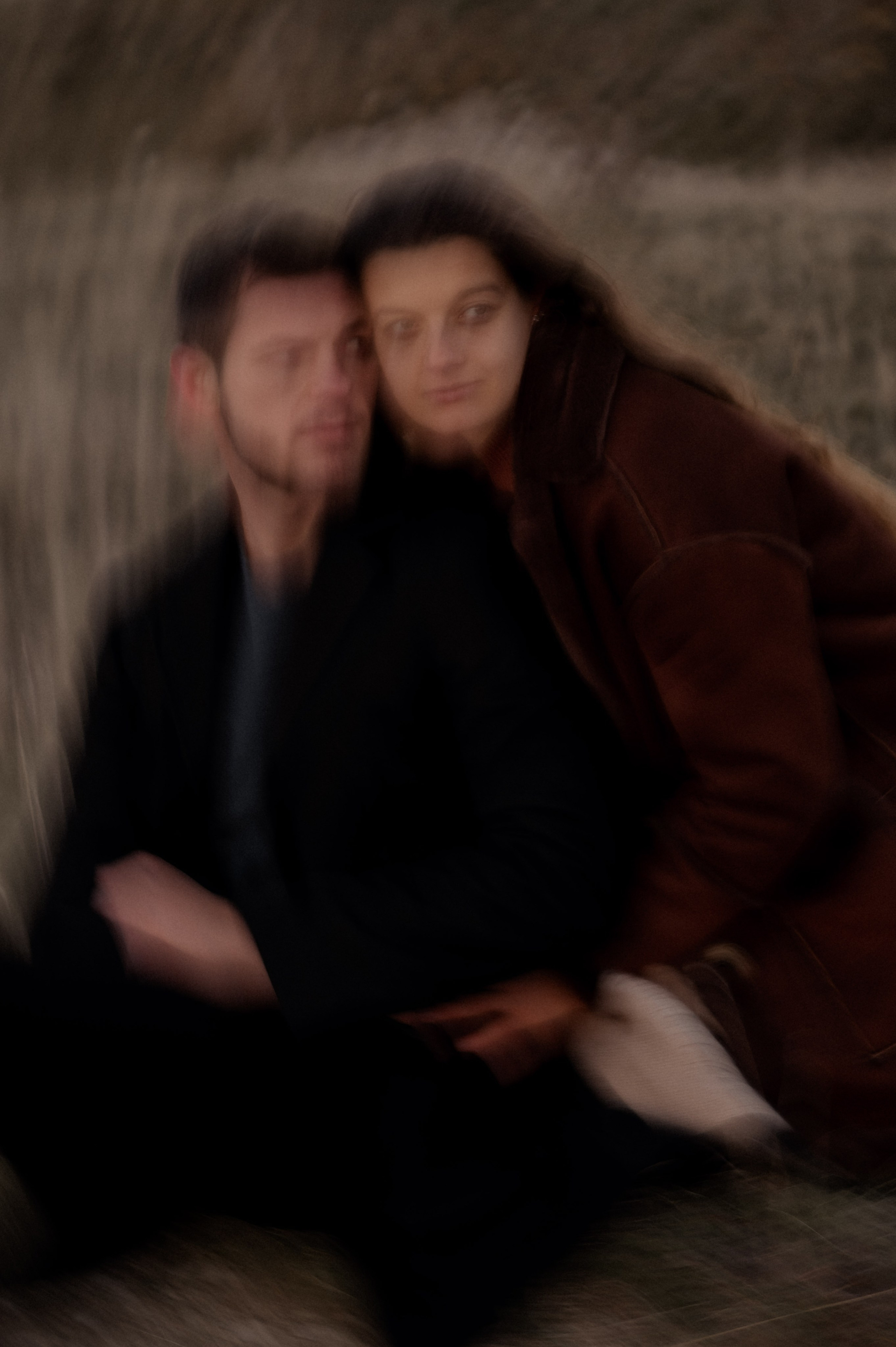 Wenn der Wind flüstert | Paarshooting am Gelben Berg. Photographer in Nuremberg Irina Mehnert from Ansbach