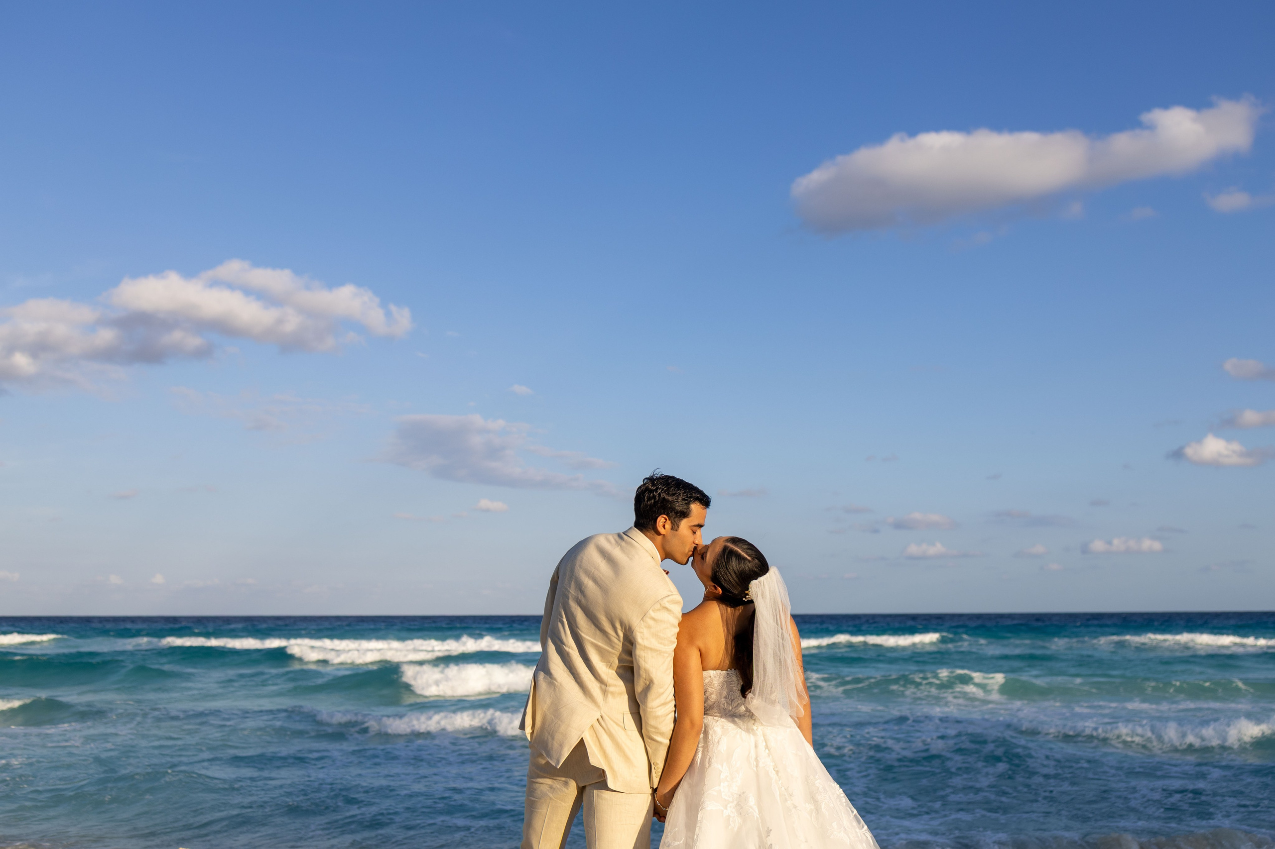 Wedding Photo Cancun. Alfredo Vazquez Wedding Films & Photography | Mexico & Destination Weddings