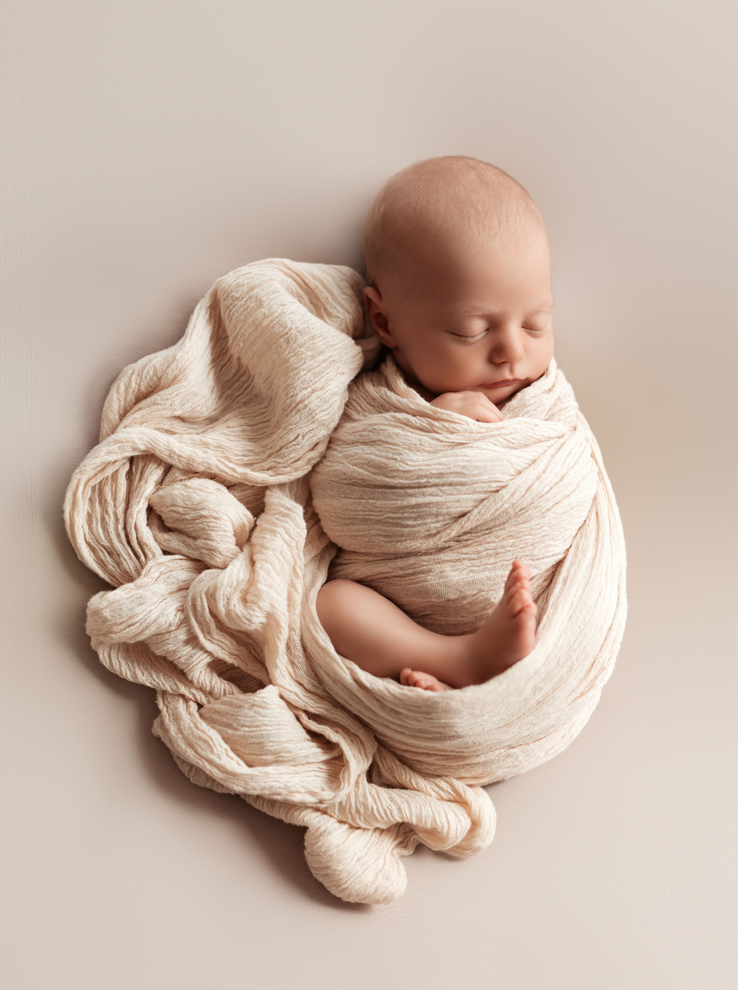 Newborn Classic. Newborn, kids, family photographer based near Zurich, Switzerland