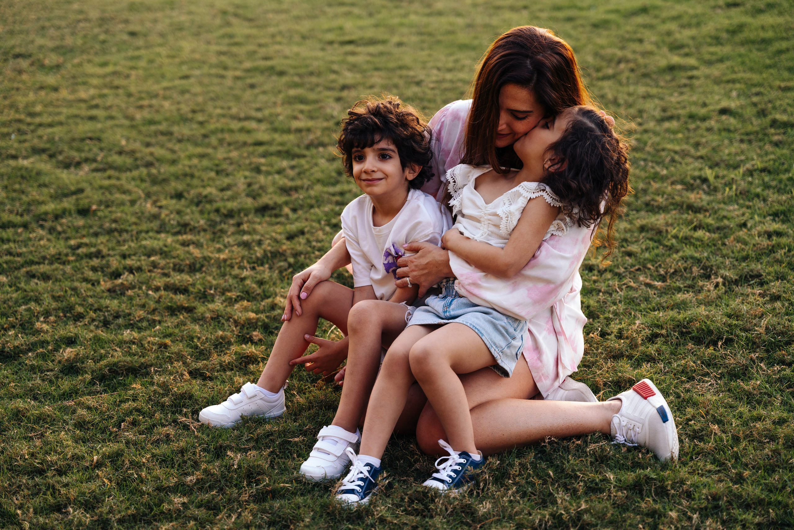 Family fun and play in the park. Angela Iakovleva — Family Photographer in Dubai