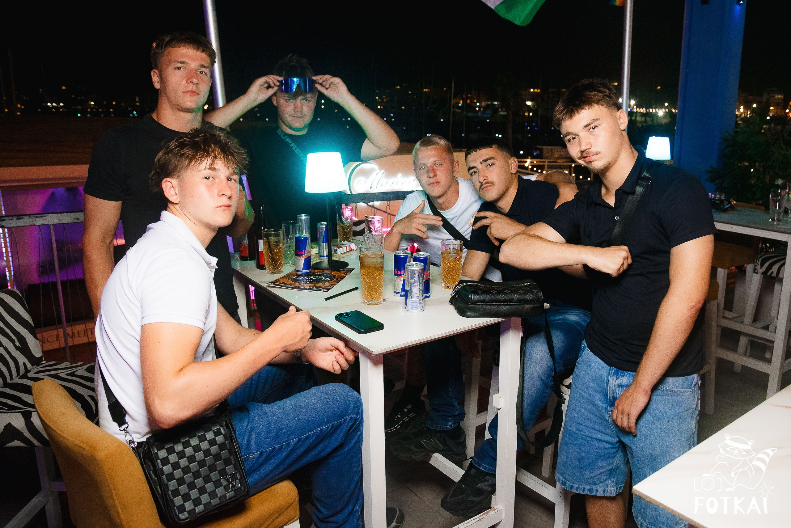 The Sunset Lounge Bar: Reportaje fotográfico 08.08.25 | FOTKAI