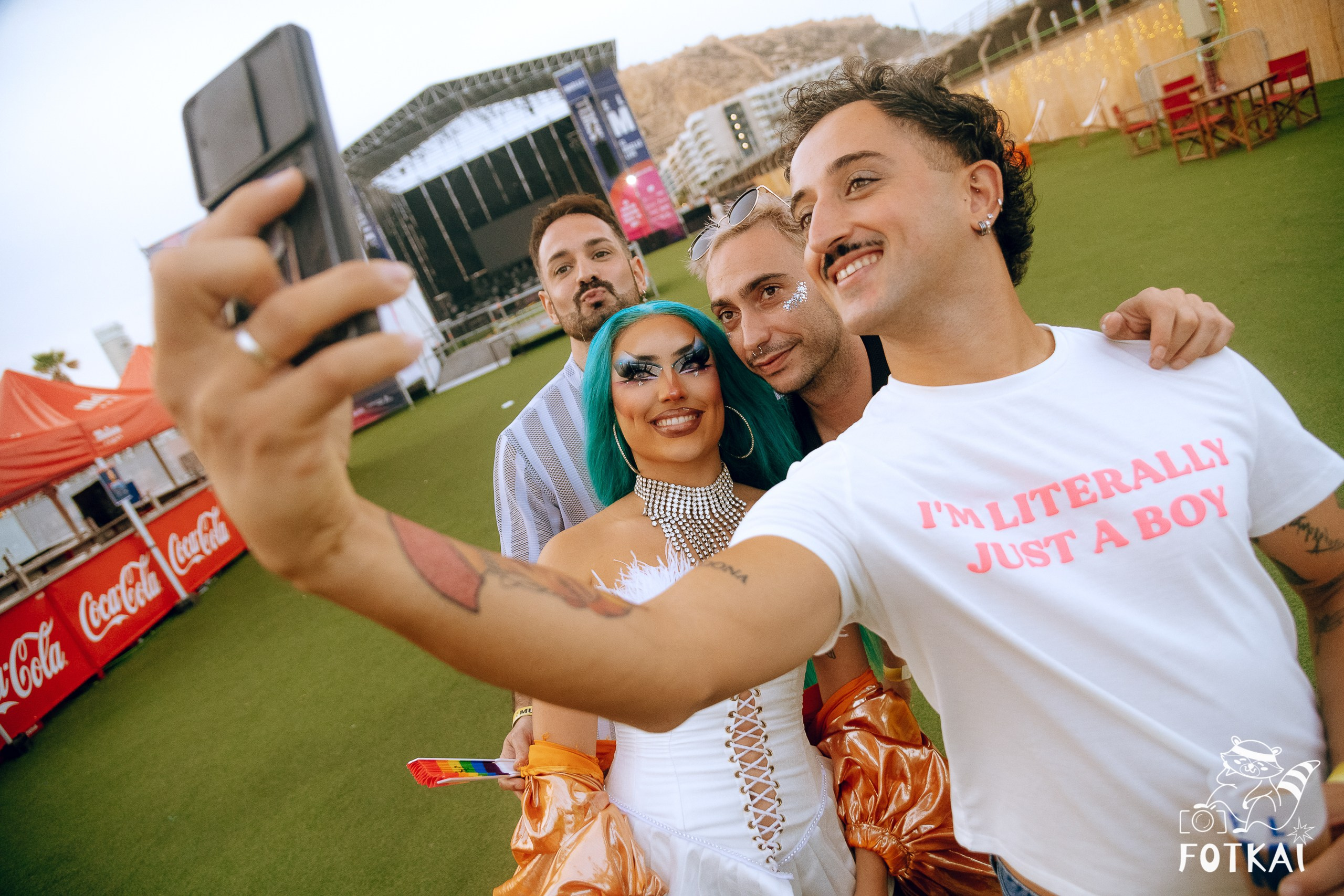 Cariña: La Fiesta 2025 Alicante — fotos del festival LGTBI y drag shows | FOTKAI