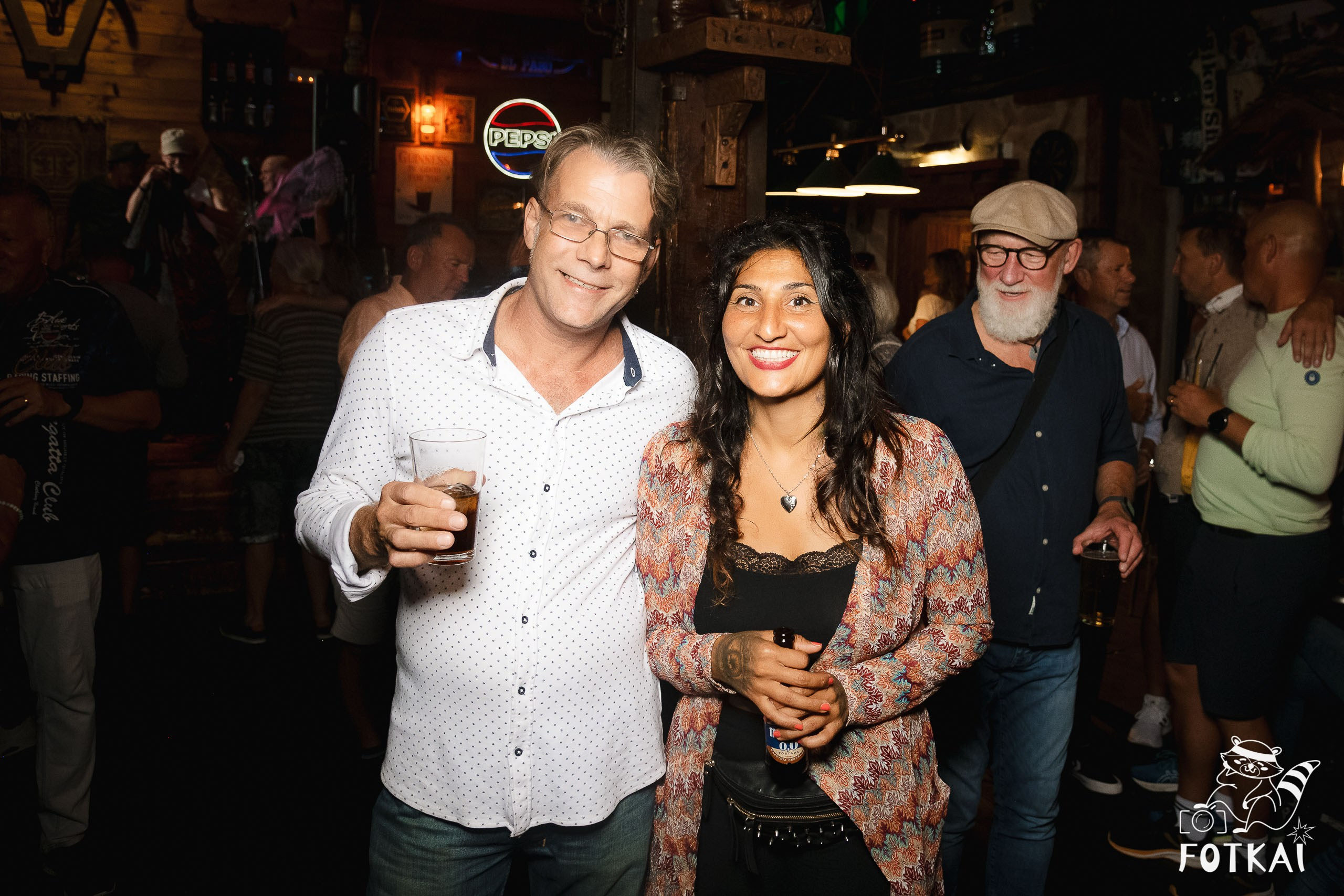 The Comebacks en El Paso Rock Bar Torrevieja: Reportaje fotográfico 11.10.25 | FOTKAI