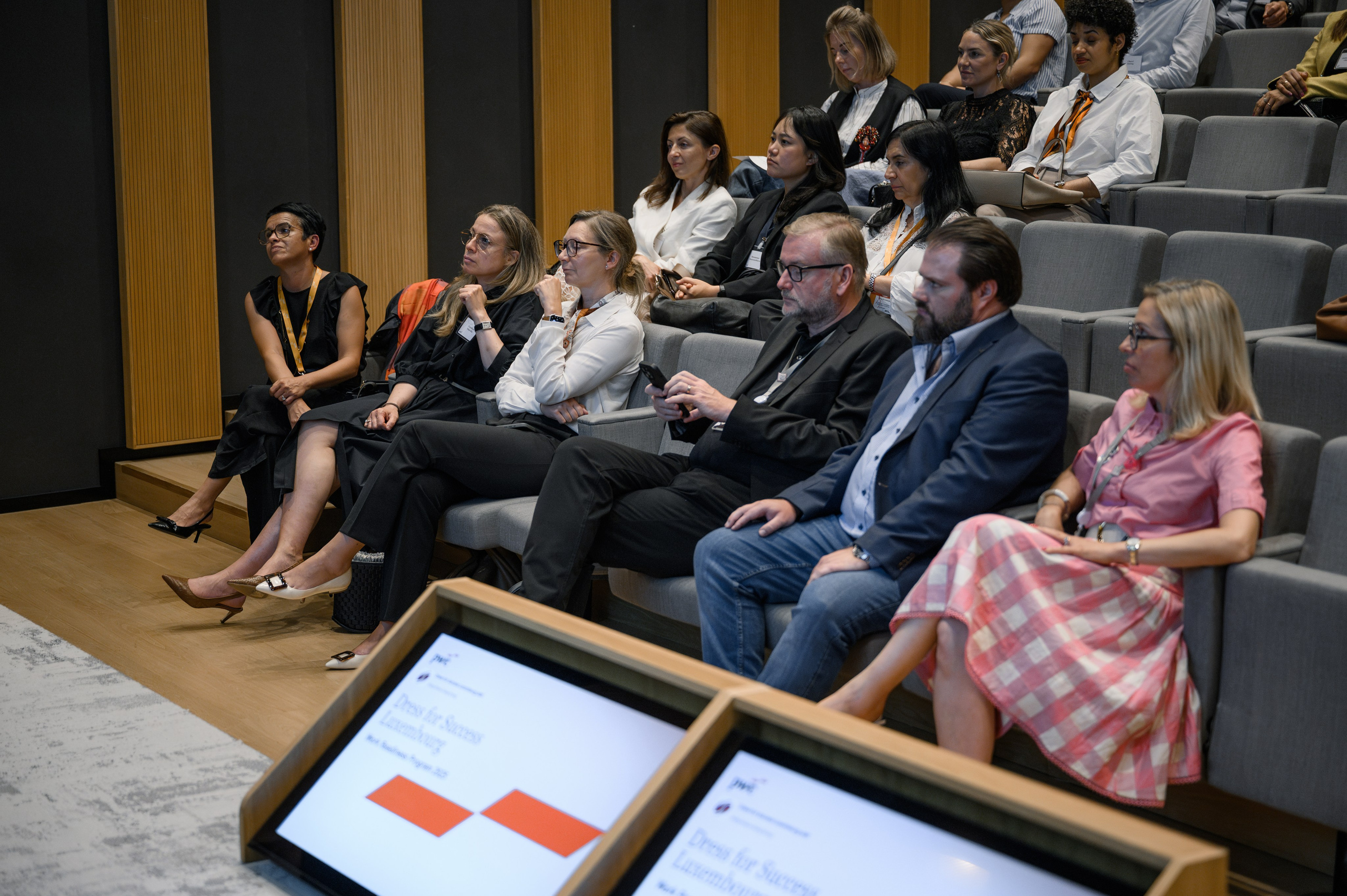Dress For Success asbl at Pwc Luxembourg. Photographer in Luxembourg Tanita