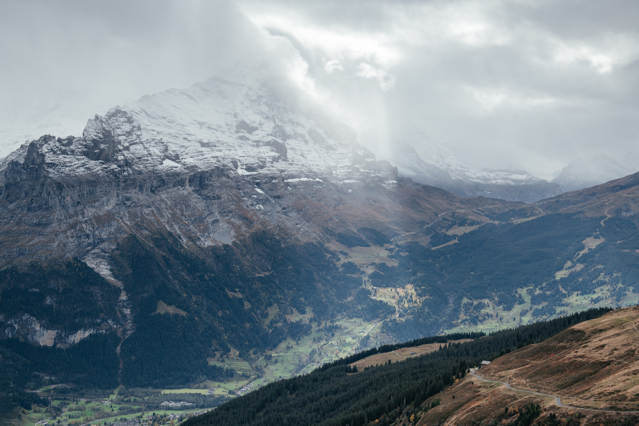 Kaiwen & Xiaoming Grindelwald, Switzerland. I am Elena Altendorfer. Wedding photographer in Zurich and Switzerland
