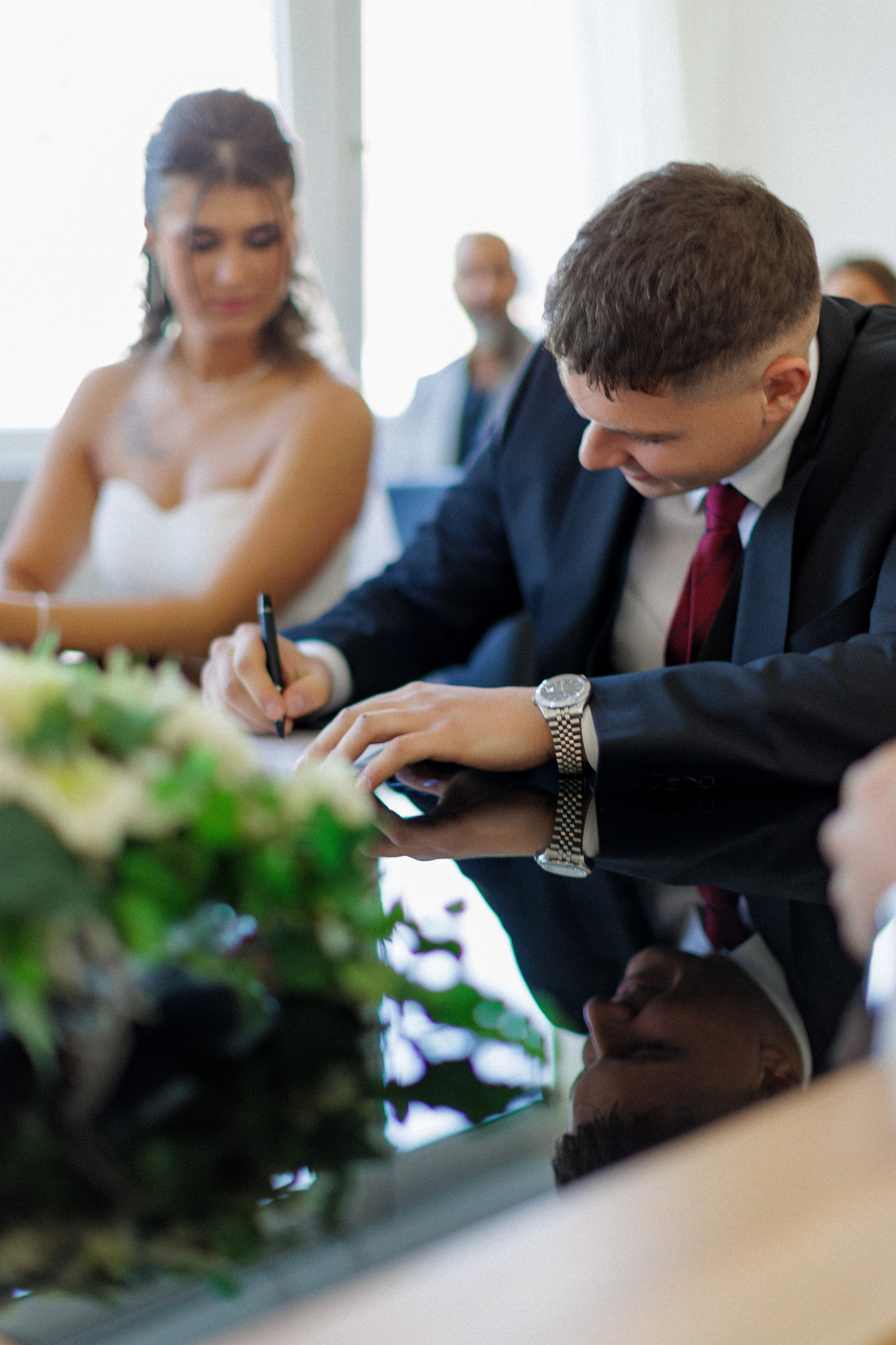 Hochzeitsfotografie im Schloss Arensburg: Ein Tag voller Liebe. Hochzeitsfotograf und Hochzeitsvideograf aus Hamburg | Roka21Film