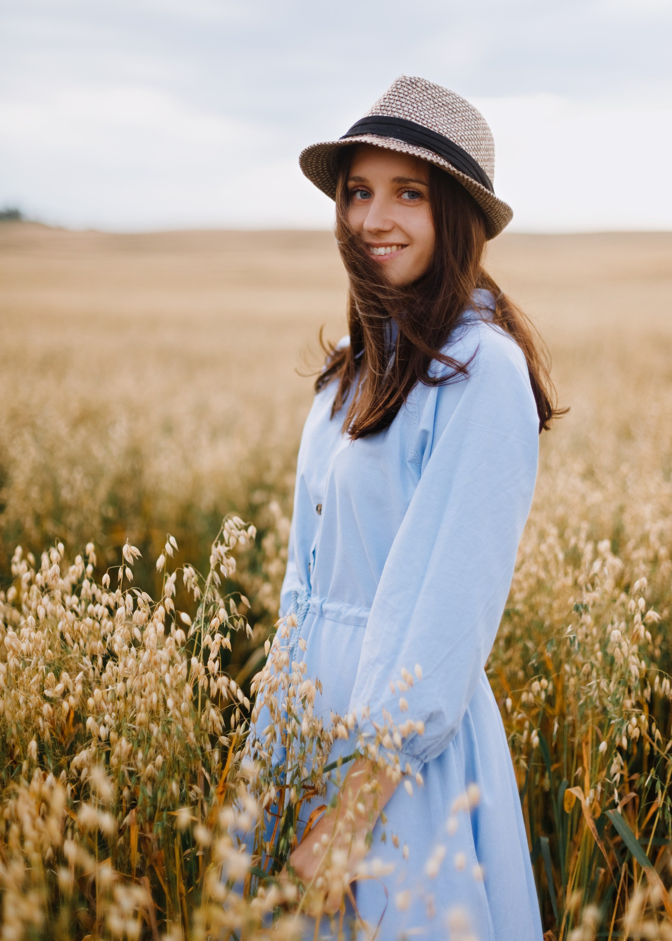 Katya | tenderness in the field. Kaja | fotograf psów we Wrocławiu