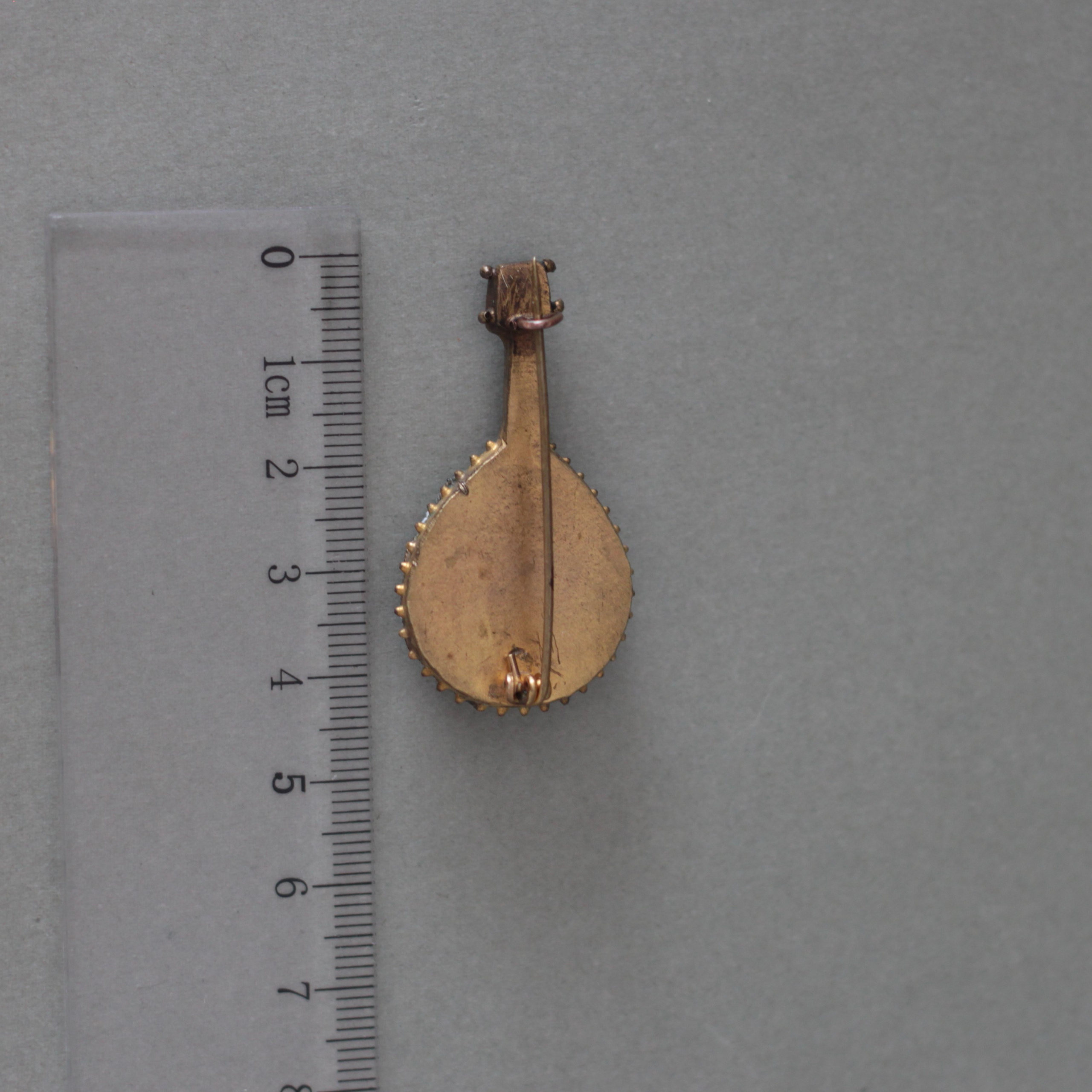 Mandolino. Современнные и актикварные украшения в Барселоне, Москве и Санкт-Петербурге