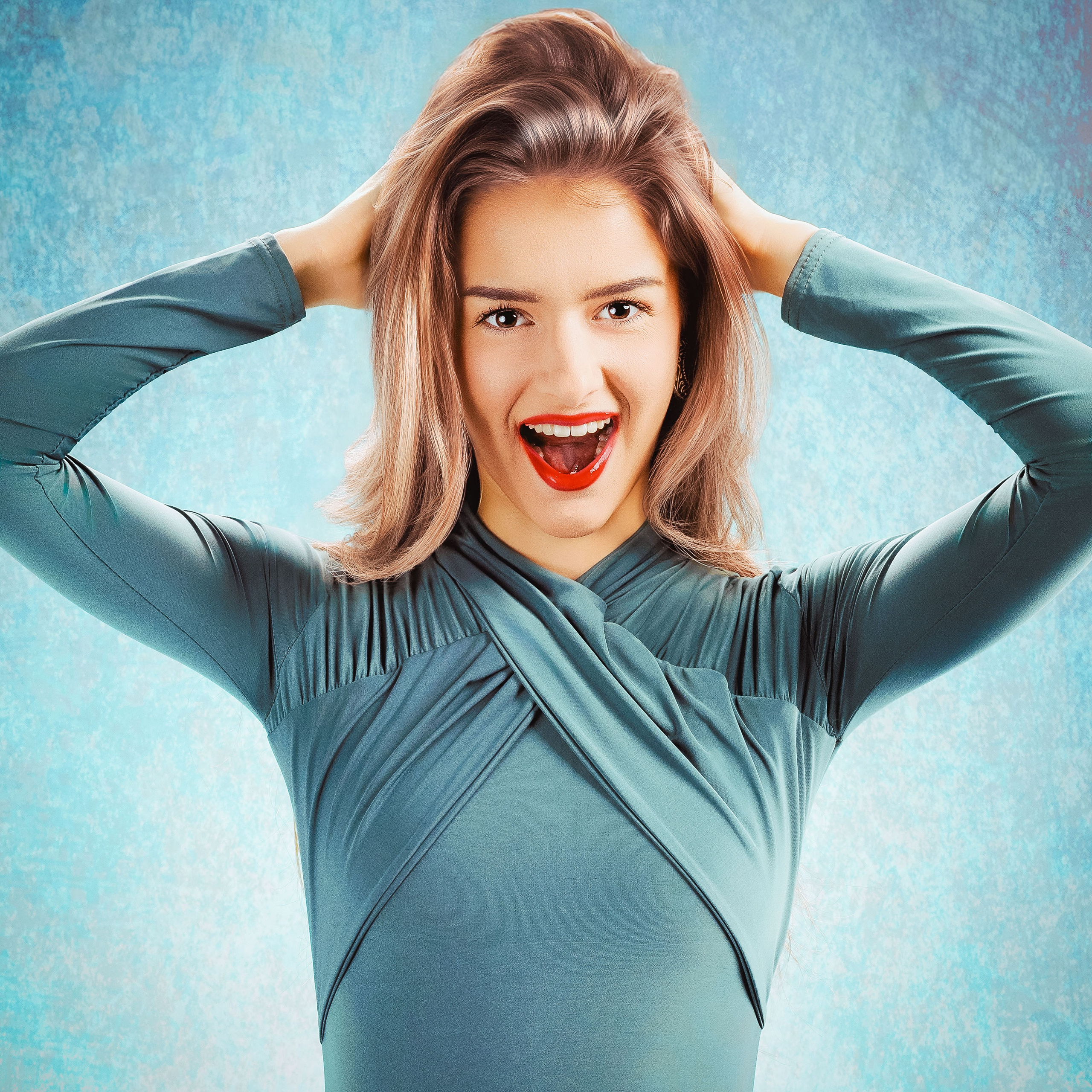 Studio foto profesional în București, specializat în portrete, beauty, fashion și fotografie de produs. Lumini de calitate. – Mitroi Iulian