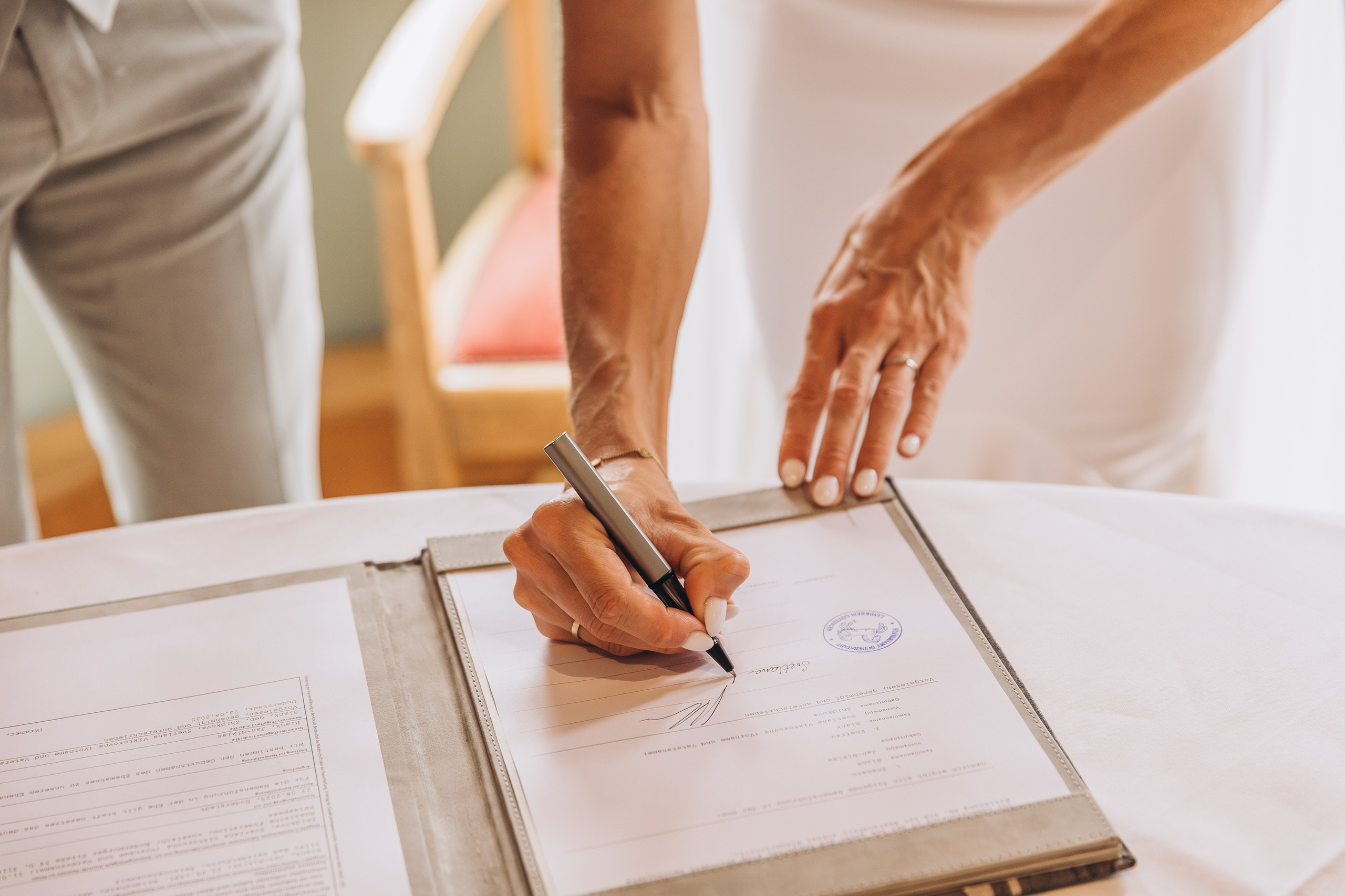 Svetlana and Yann. Hochzeitsgeschichten – Professionelle Hochzeitsfotografie & Videografie in Deutschland, Italien, Spanien und ganz Europa