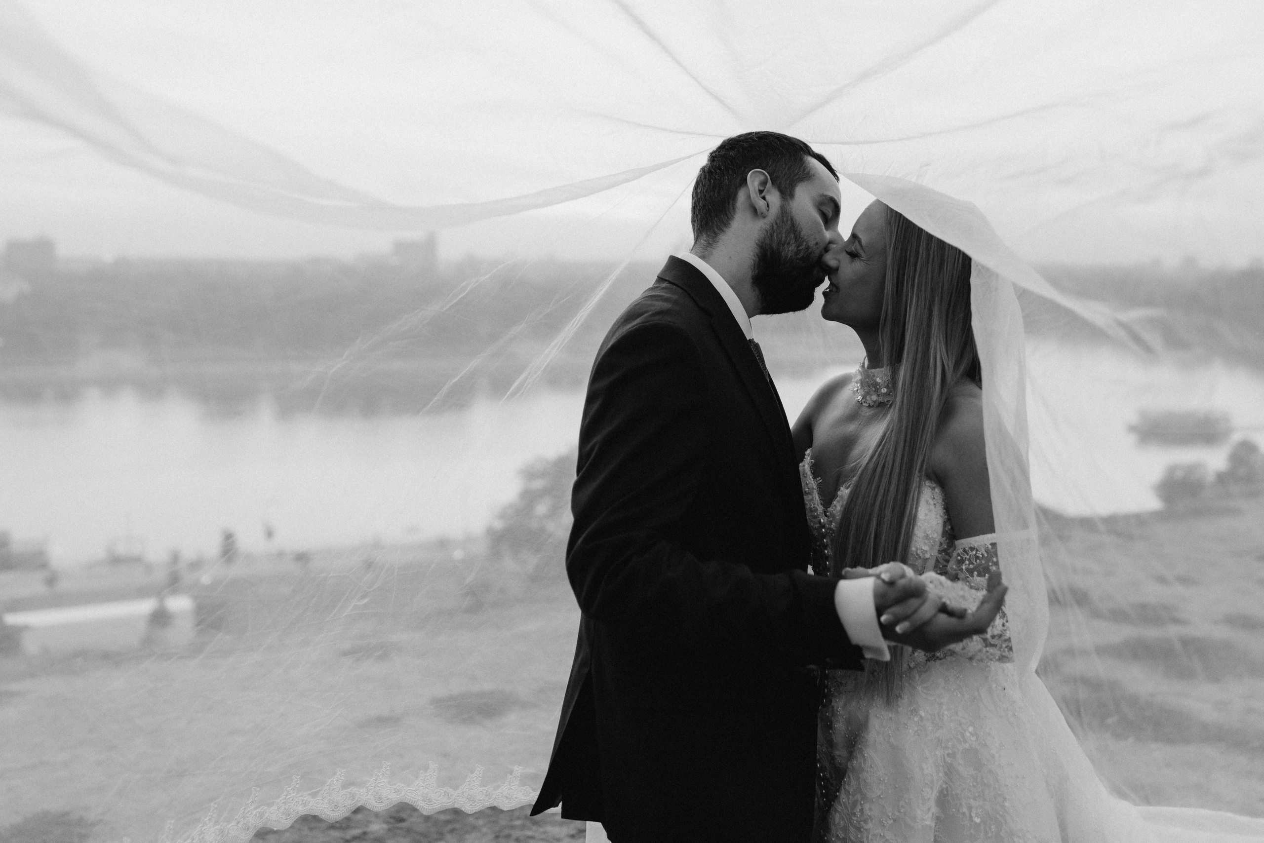 Tanja i Atanasios — Venčanje u hramu Svetog Save — Villa Avala S. Milan Lukovic professional wedding photographer