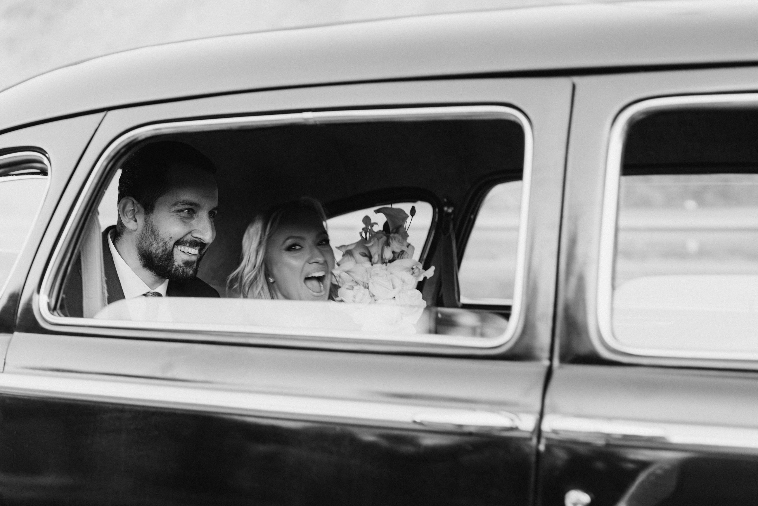 Tanja i Atanasios — Venčanje u hramu Svetog Save — Villa Avala S. Milan Lukovic professional wedding photographer