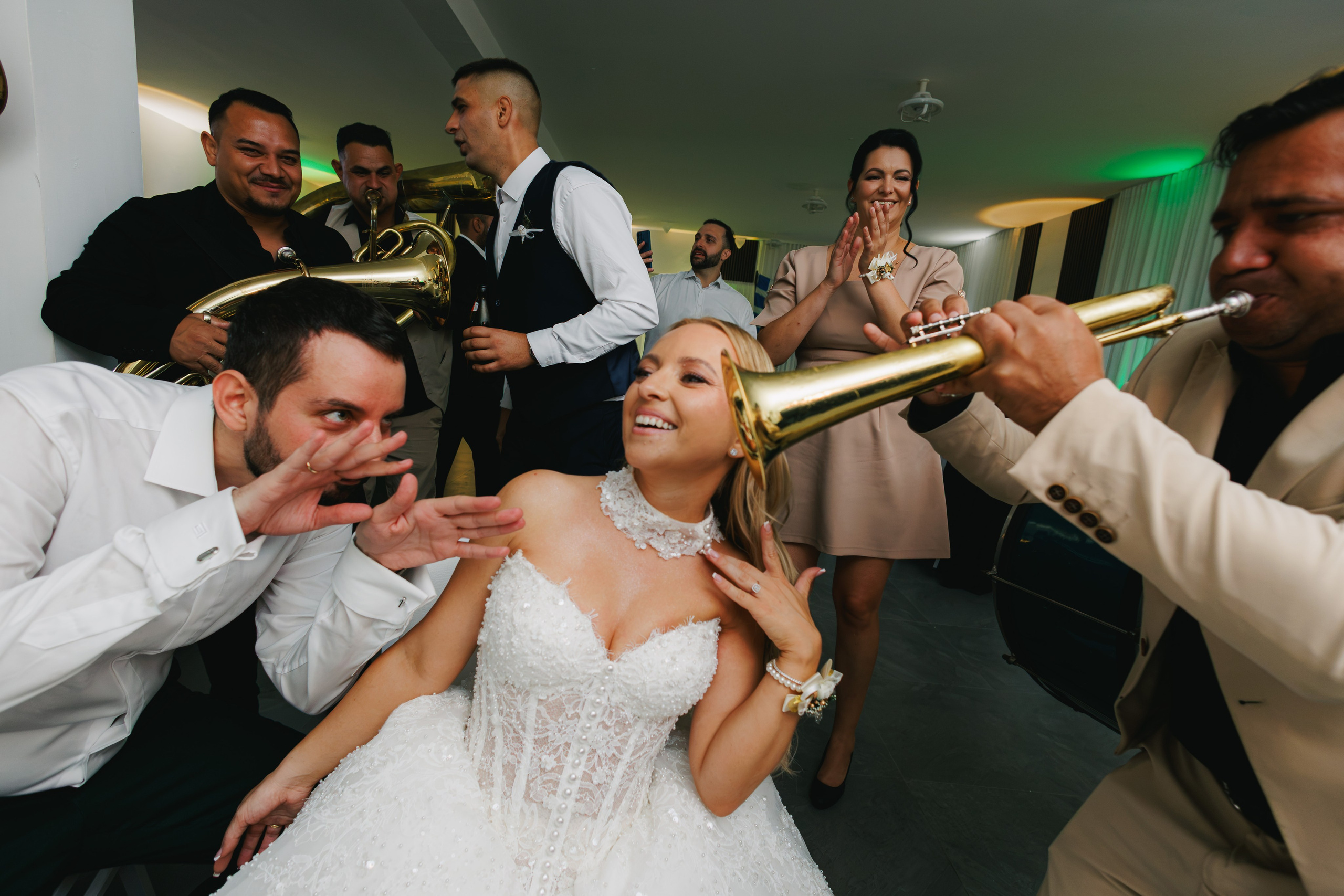 Tanja i Atanasios — Venčanje u hramu Svetog Save — Villa Avala S. Milan Lukovic professional wedding photographer