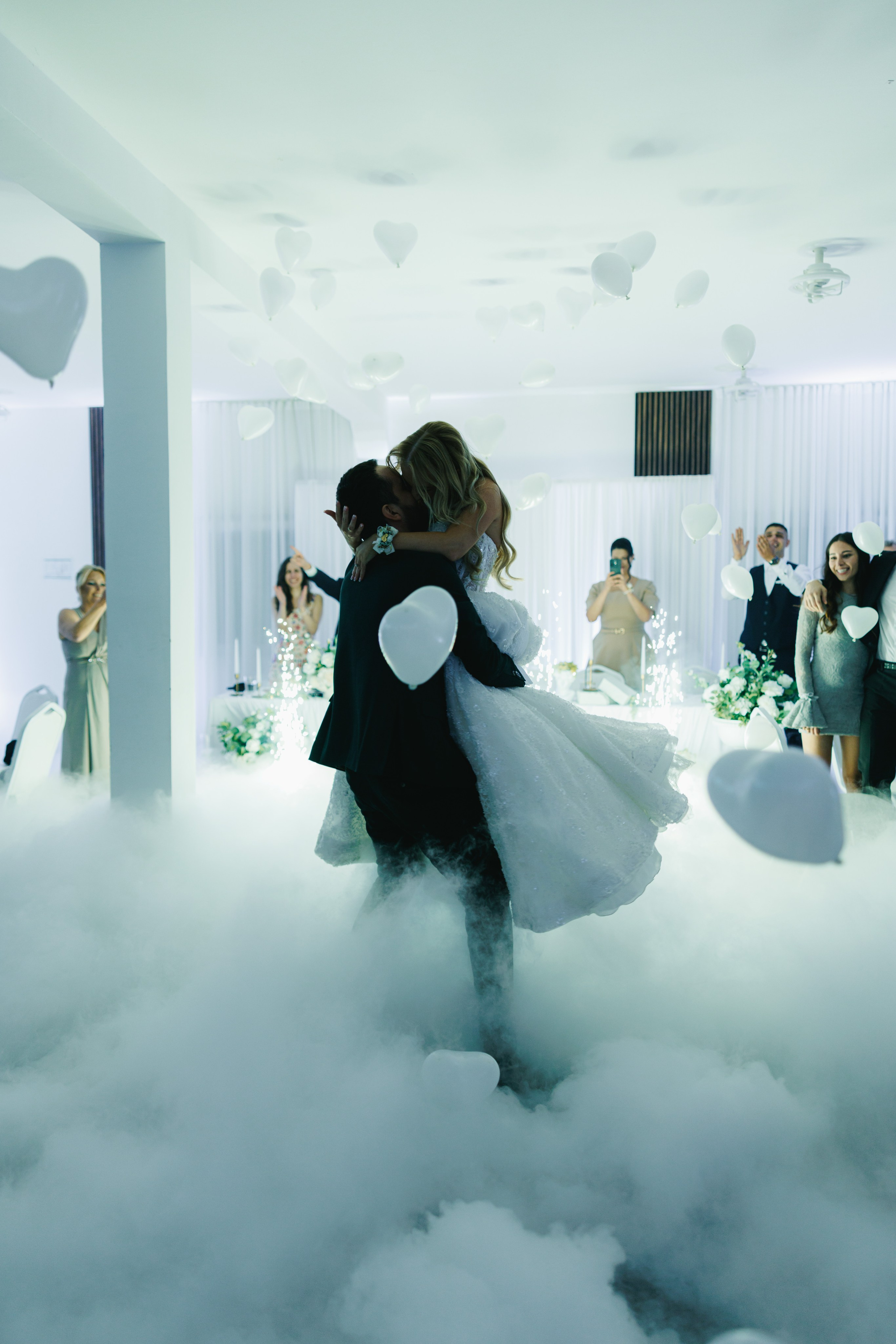 Tanja i Atanasios — Venčanje u hramu Svetog Save — Villa Avala S. Milan Lukovic professional wedding photographer