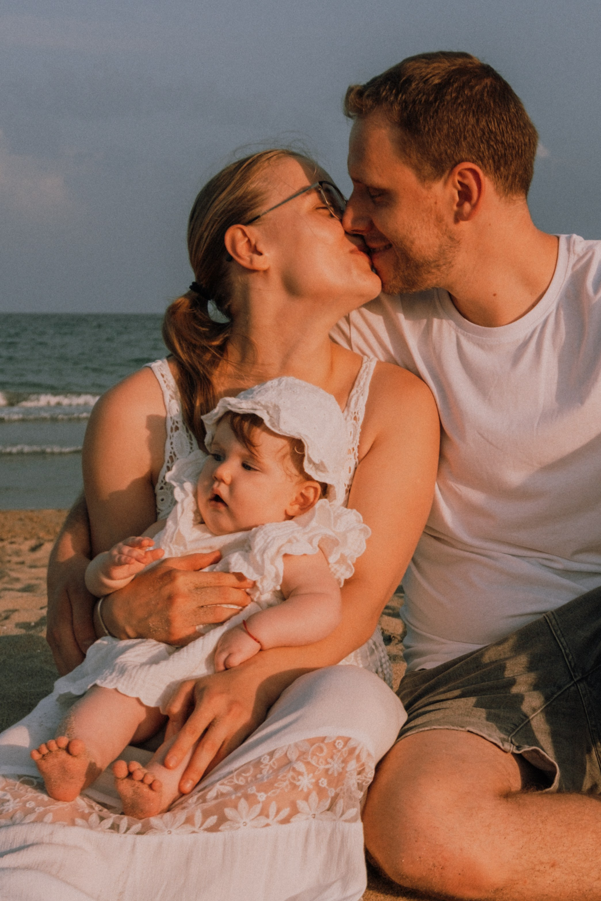 Семейная фотосессия на пляже. Профессиональная фотосъемка в Калафелле — Елена Медведева