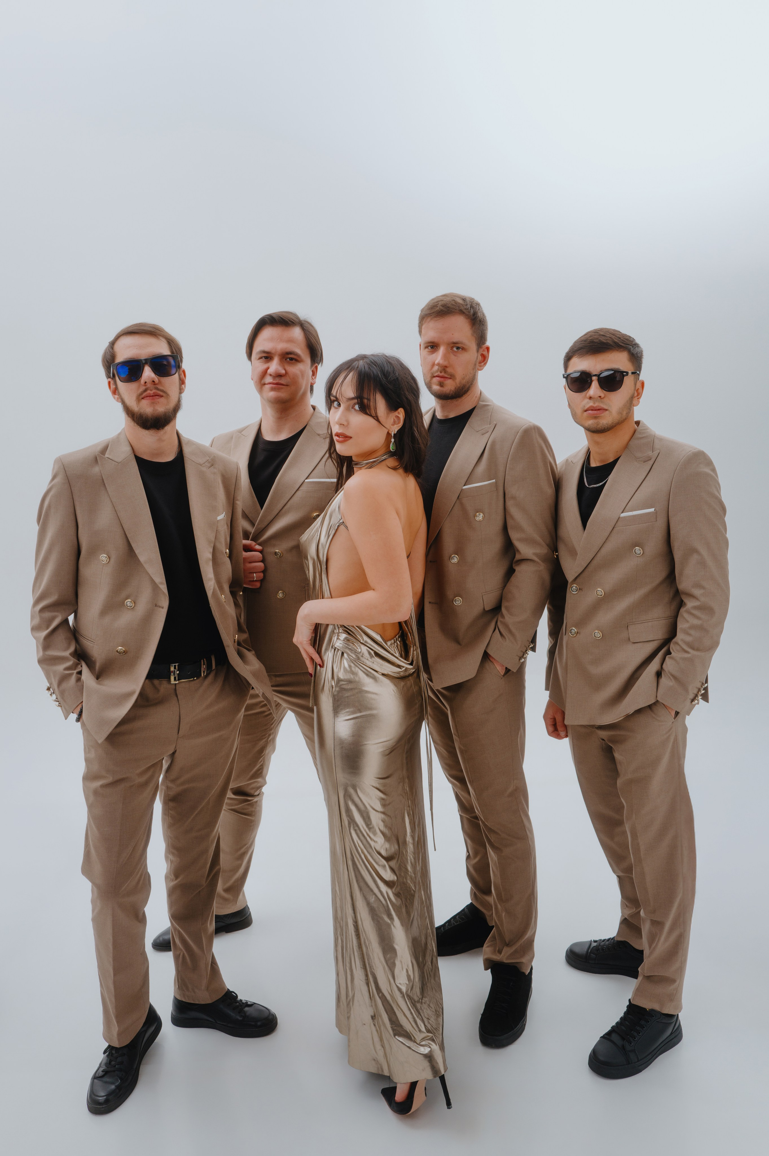 Violet Band. Nifty photography — коммерческий и портретный фотограф в Ташкенте. Студийная и выездная съёмка