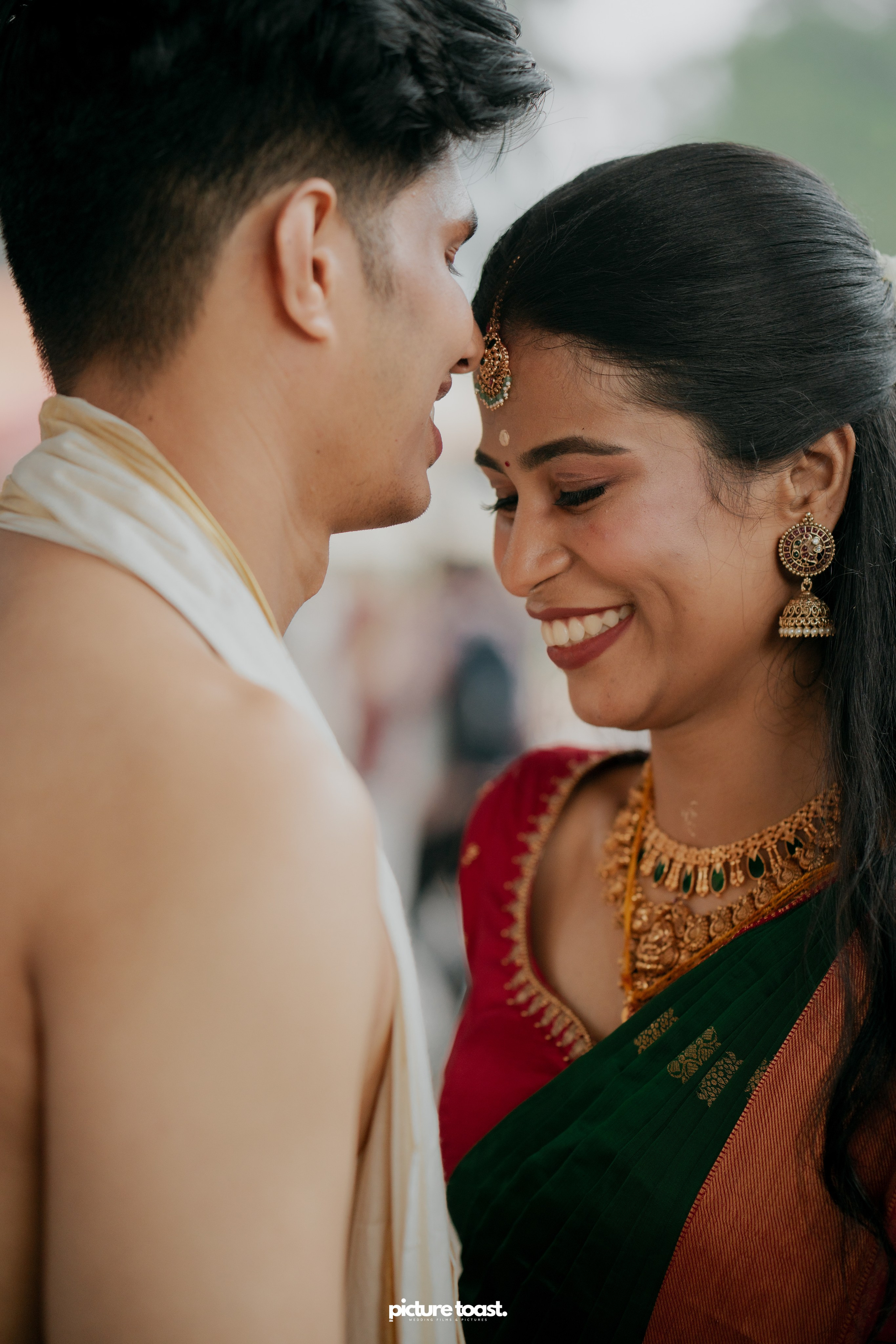 Guruvayur Wedding Ft. Athira & Abilash. Fine art Wedding Photographers in India & Canada