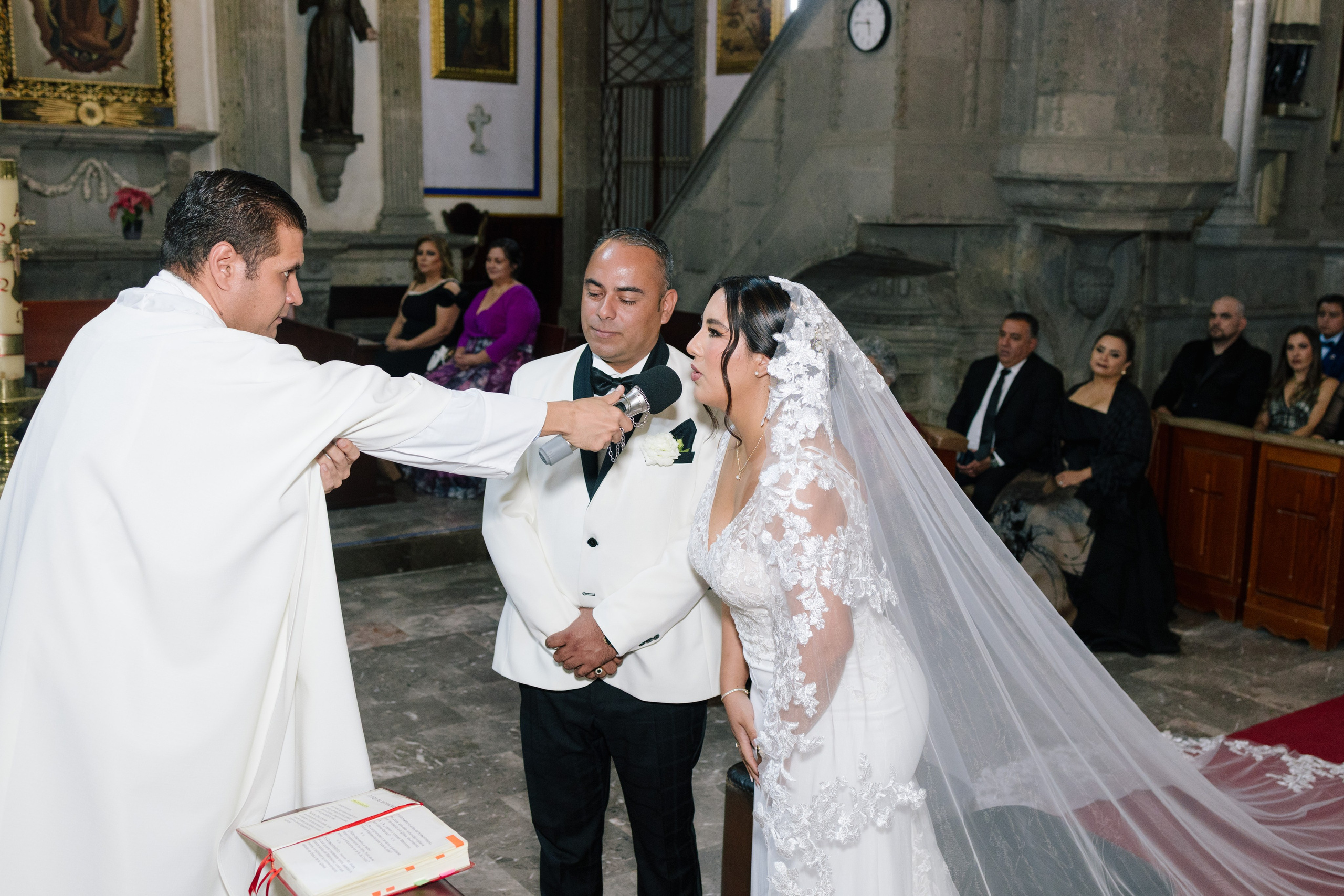 Alejandra y Salvador. Principal