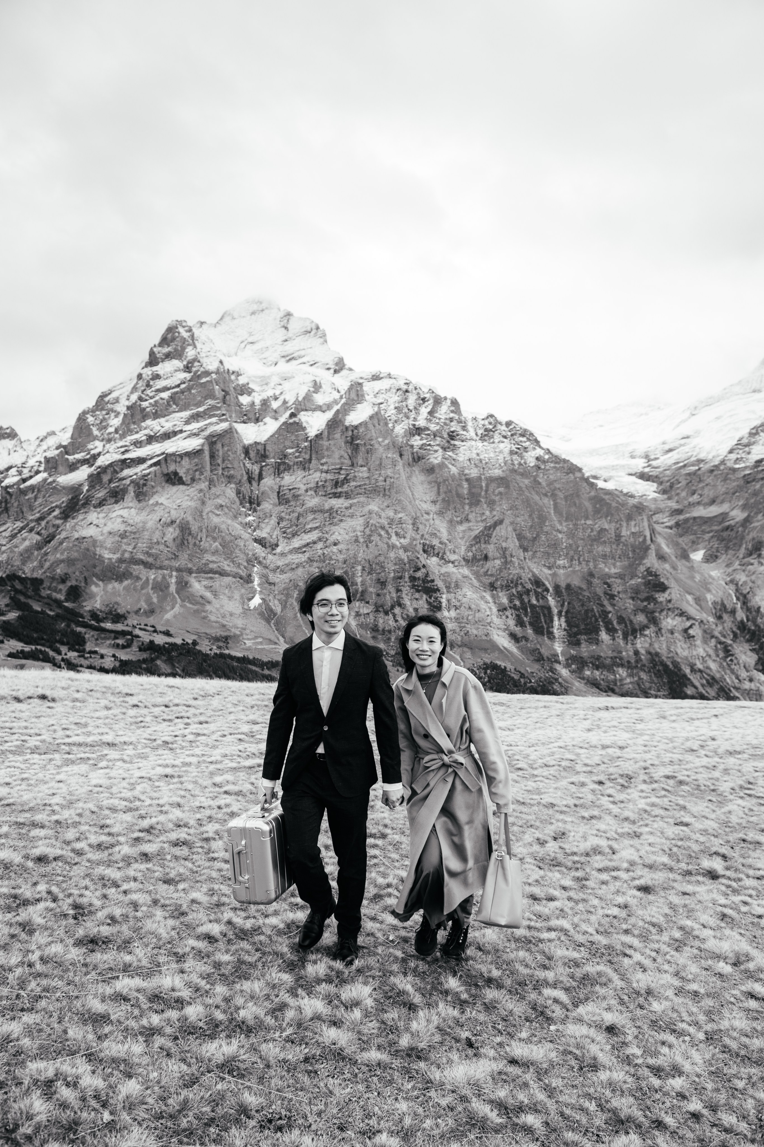 Kaiwen & Xiaoming Grindelwald, Switzerland. I am Elena Altendorfer. Wedding photographer in Zurich and Switzerland