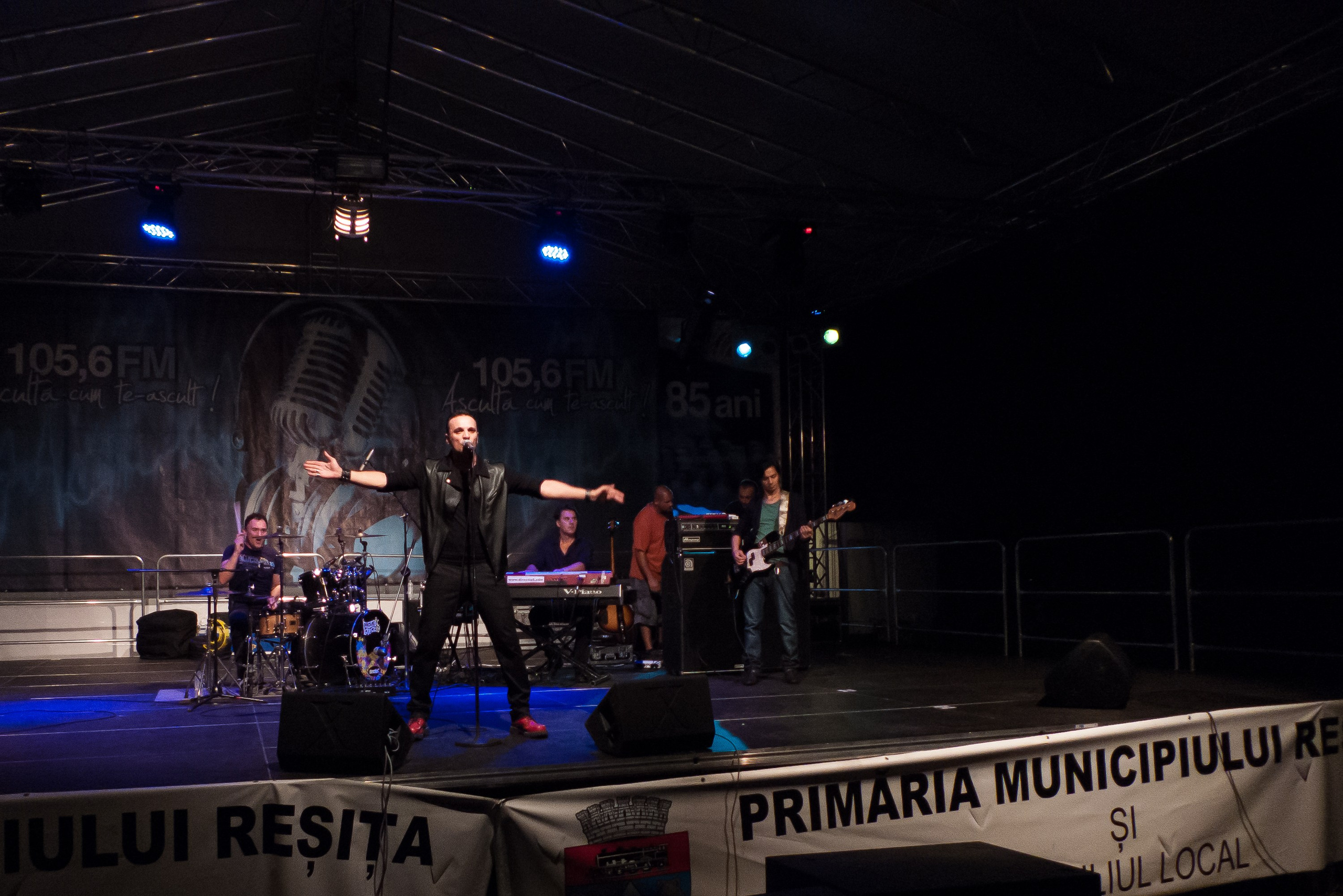 Direcția 5 în concert la Reșița, 2013. Pagina principală