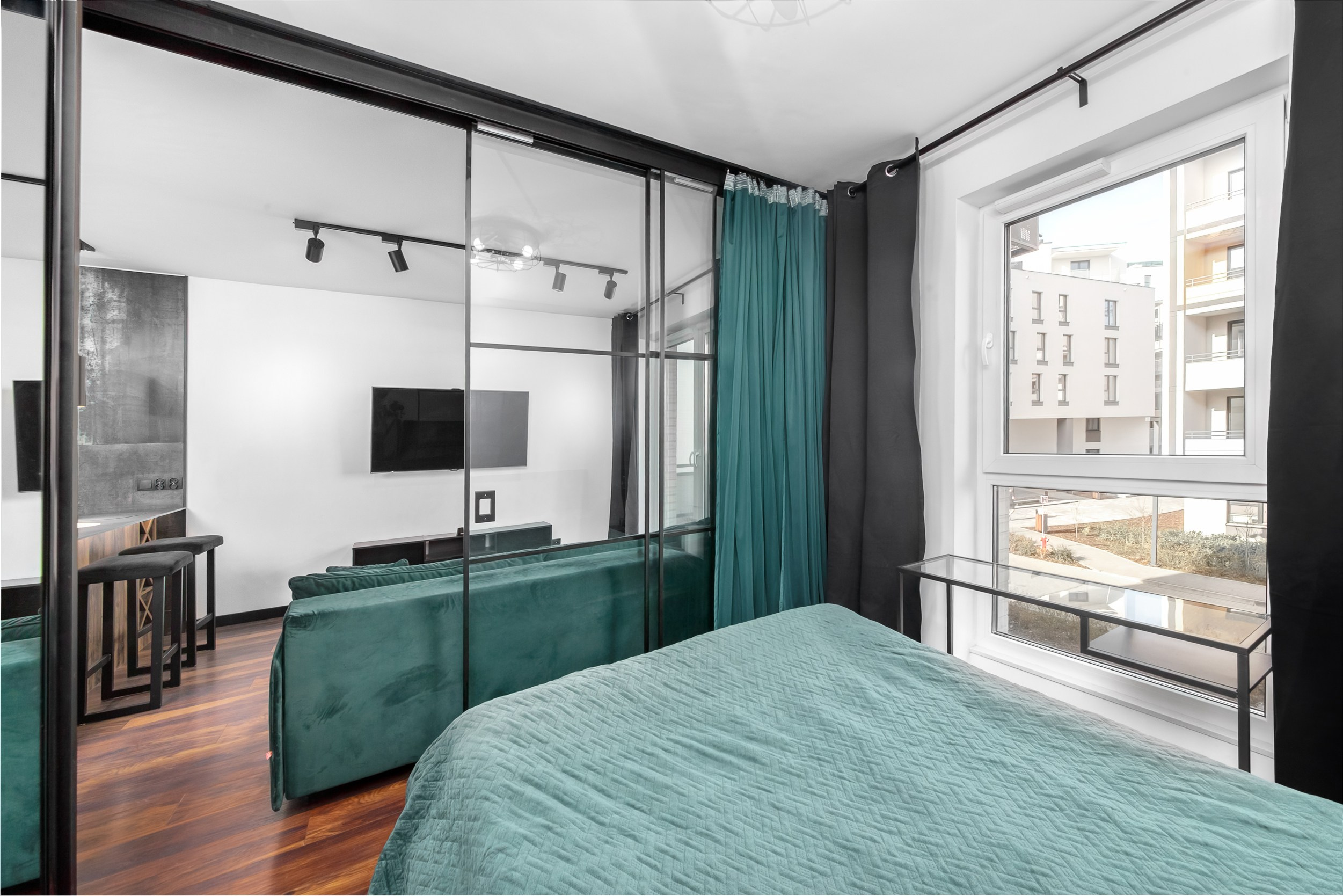 Fotografia nieruchomości, wnętrz, mieszkań, restauracji, biur i apartamentów. Wedding and portrait photographer in Poland Vitali Frozen