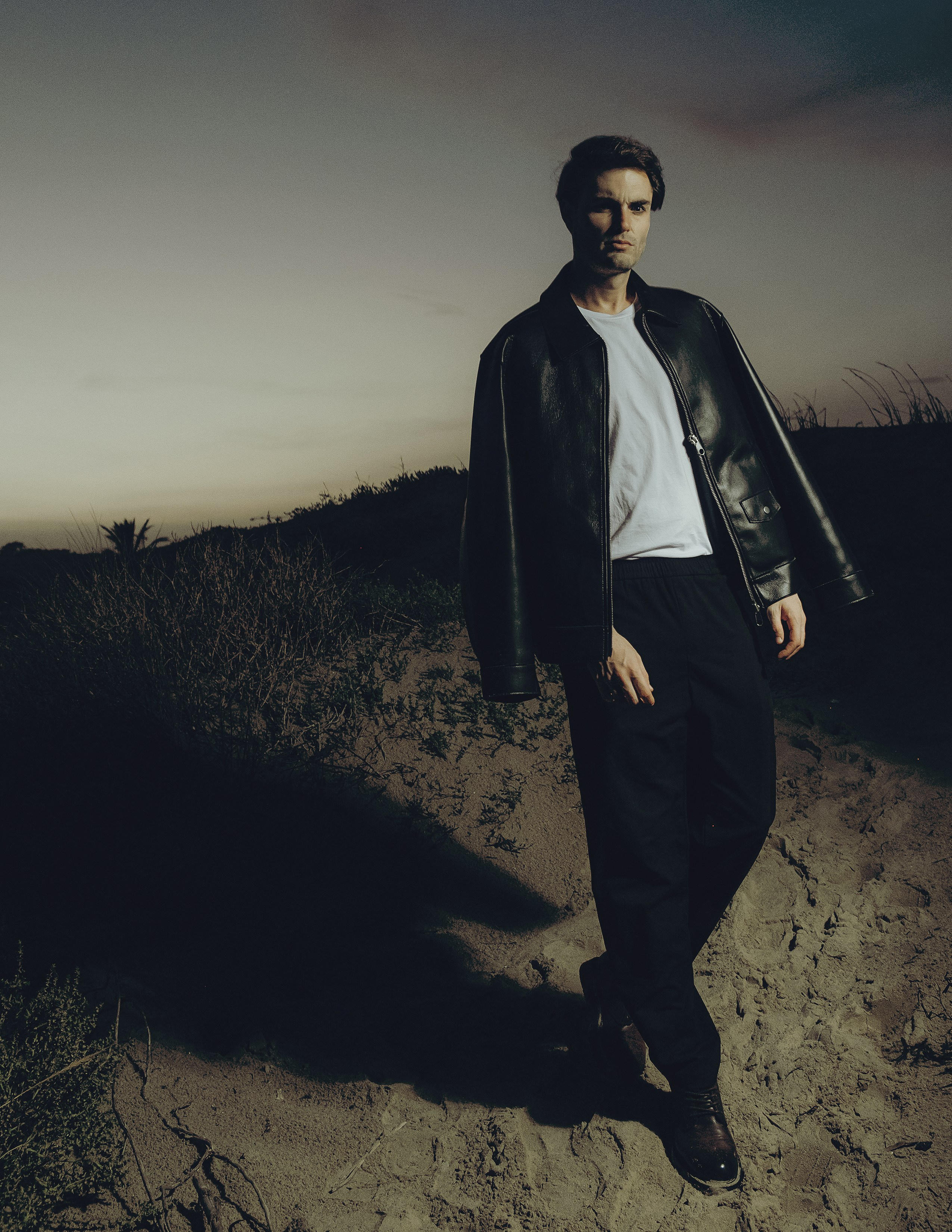 Фотосессия для актера Jaime Medina в дюнах — фотограф Андрей Луковников, Испания (Гуардамар, Аликанте, Торревьеха)
