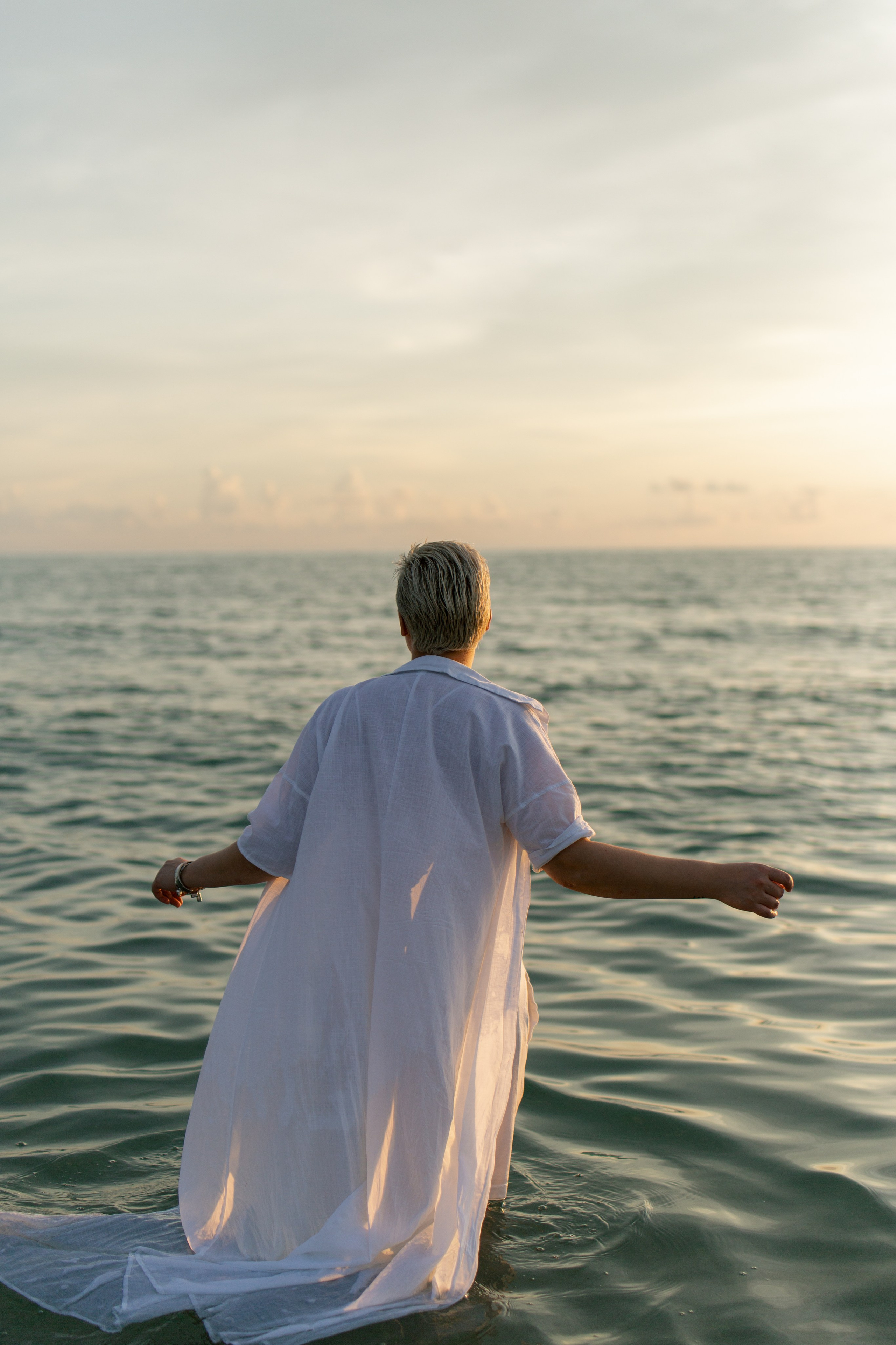 Asya. Ocean. Photographer Vladmir Gladkov