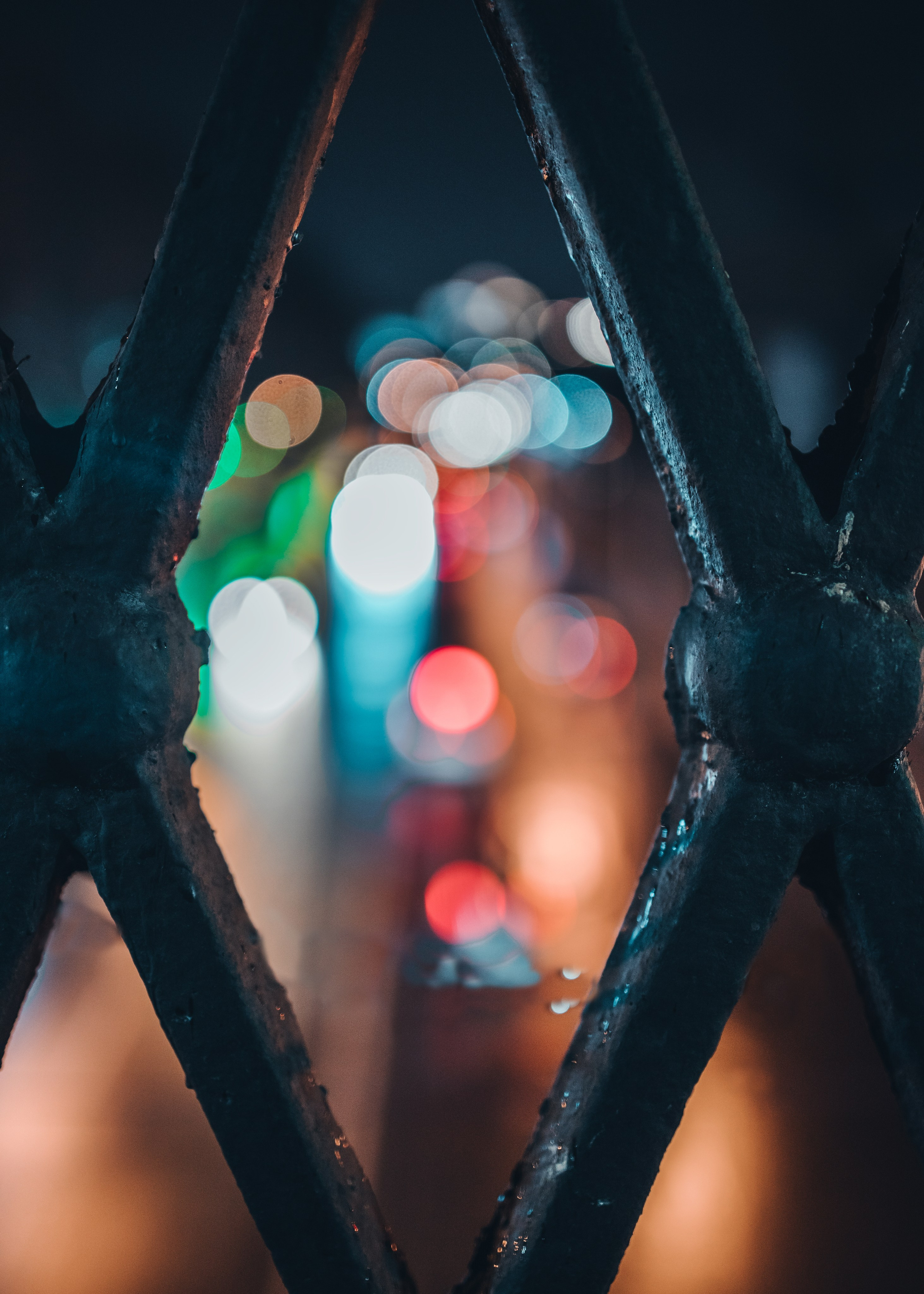 T B I L I S I. Bspander