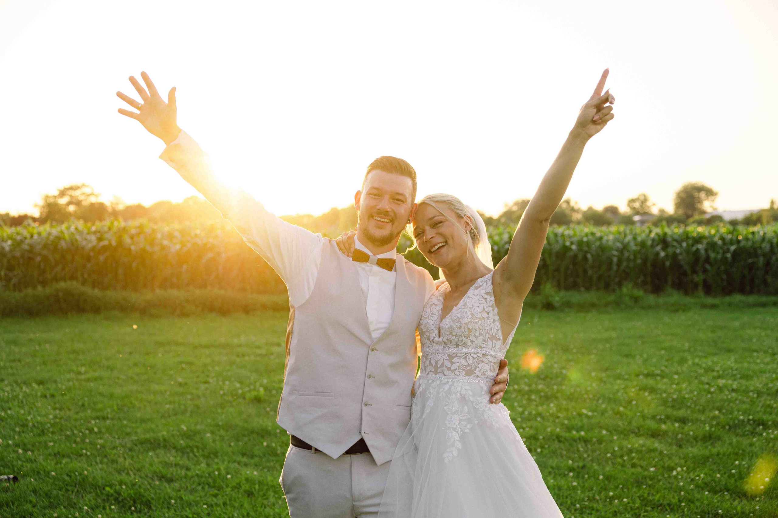 sonnenuntergang fotoshooting bei hochzeit im ak happiness 