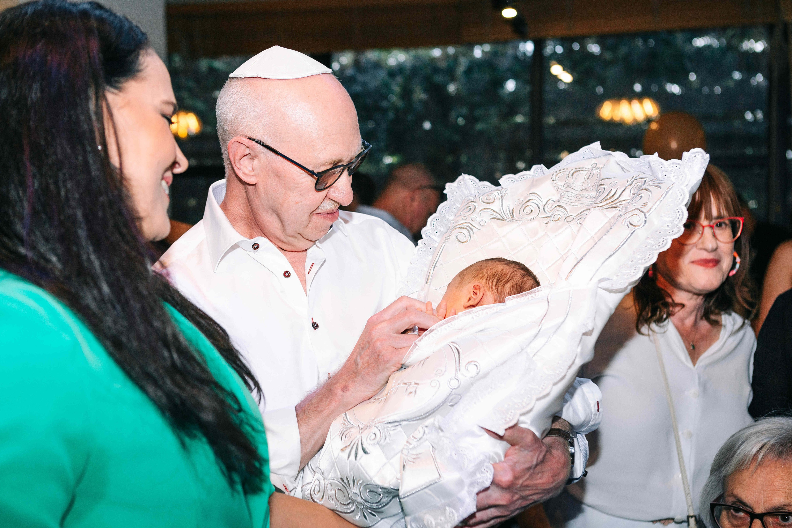 BRIT MILA (BIG EVENT). PHOTOGRAPHER IN ISRAEL