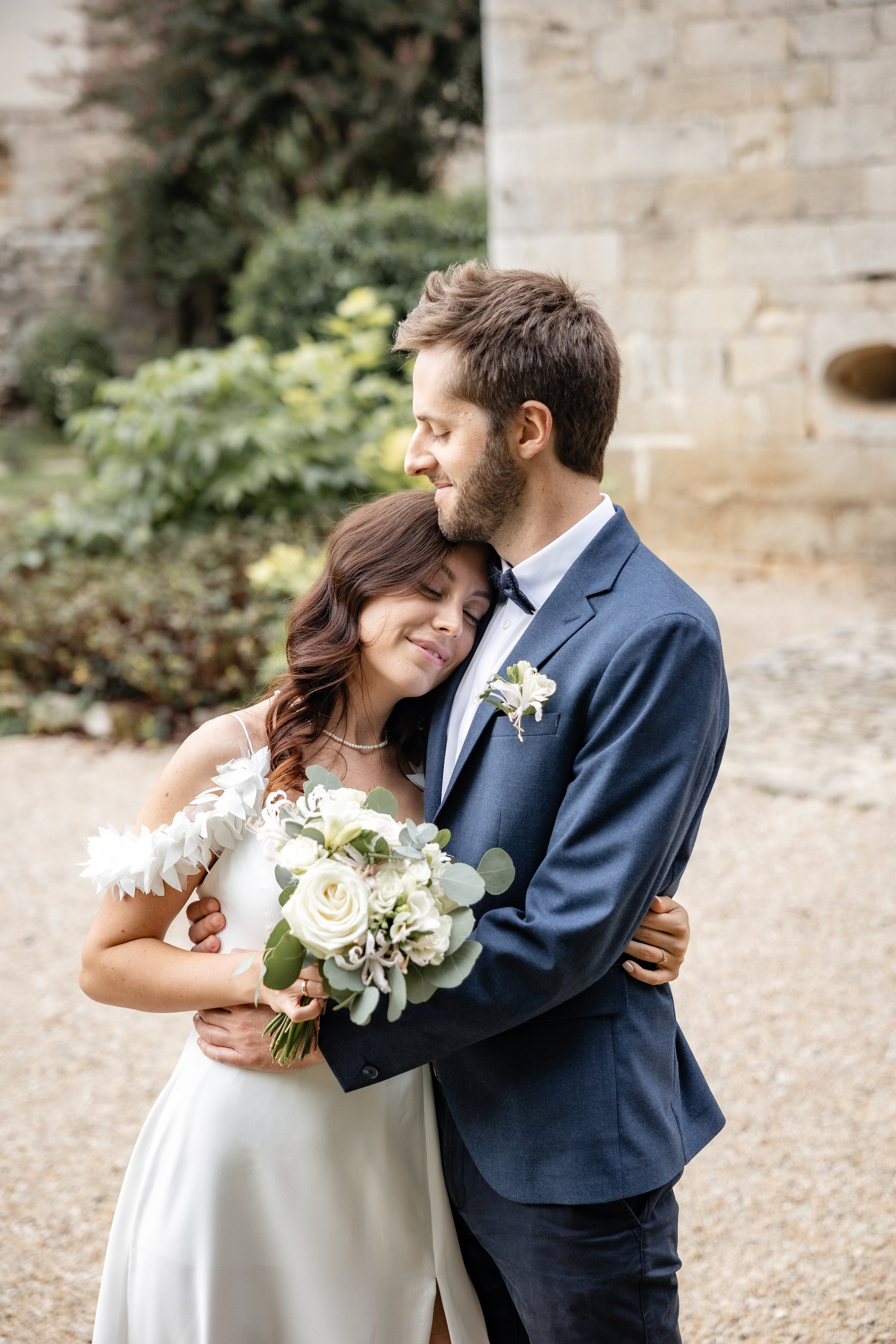 Château Elopement in the Lot — Cénevières | Southwest France. Eugénie Smirnova — Wedding & Elopement Photographer in Southwest France