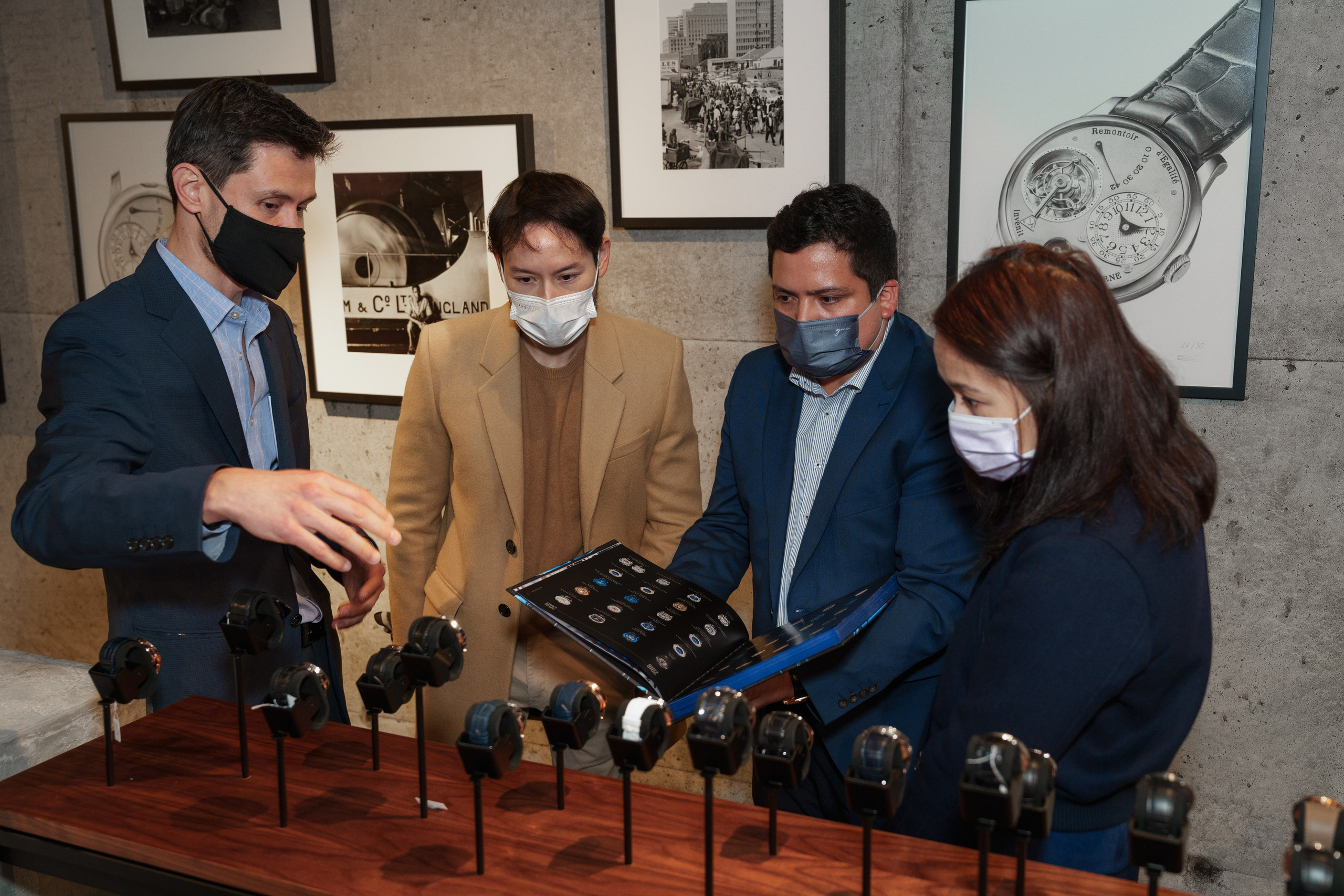 WATCHBOX. ФОТОГРАФ В ГОНКОНГЕ (СВАДЬБЫ, FASHION, СЕМЕЙНЫЕ, МЕРОПРИЯТИЯ, ФОТОПРОГУЛКИ)