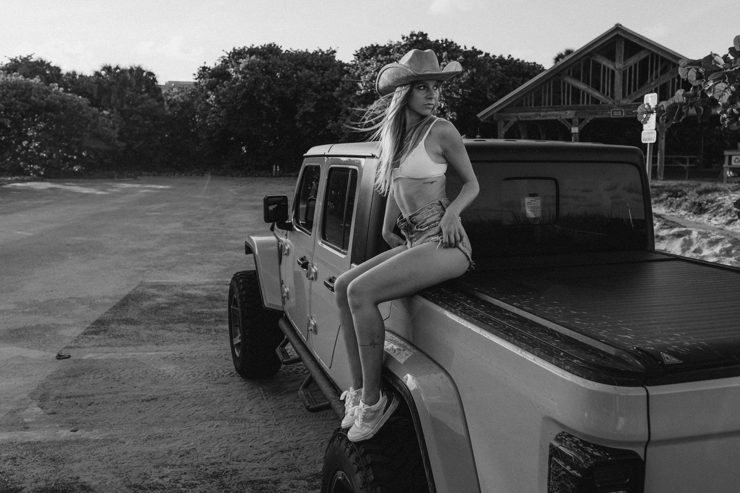 WEST. TETIANA UDOVYCHENKO STREET & PORTRAIT PHOTOGRAPHER