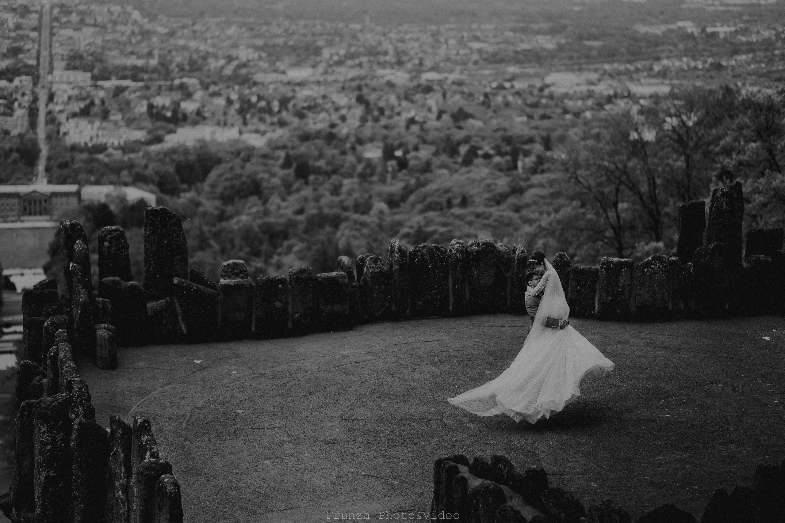 Diana & Cristian / Trash the dress. Foto / Video nunta Deva, Hunedoara
