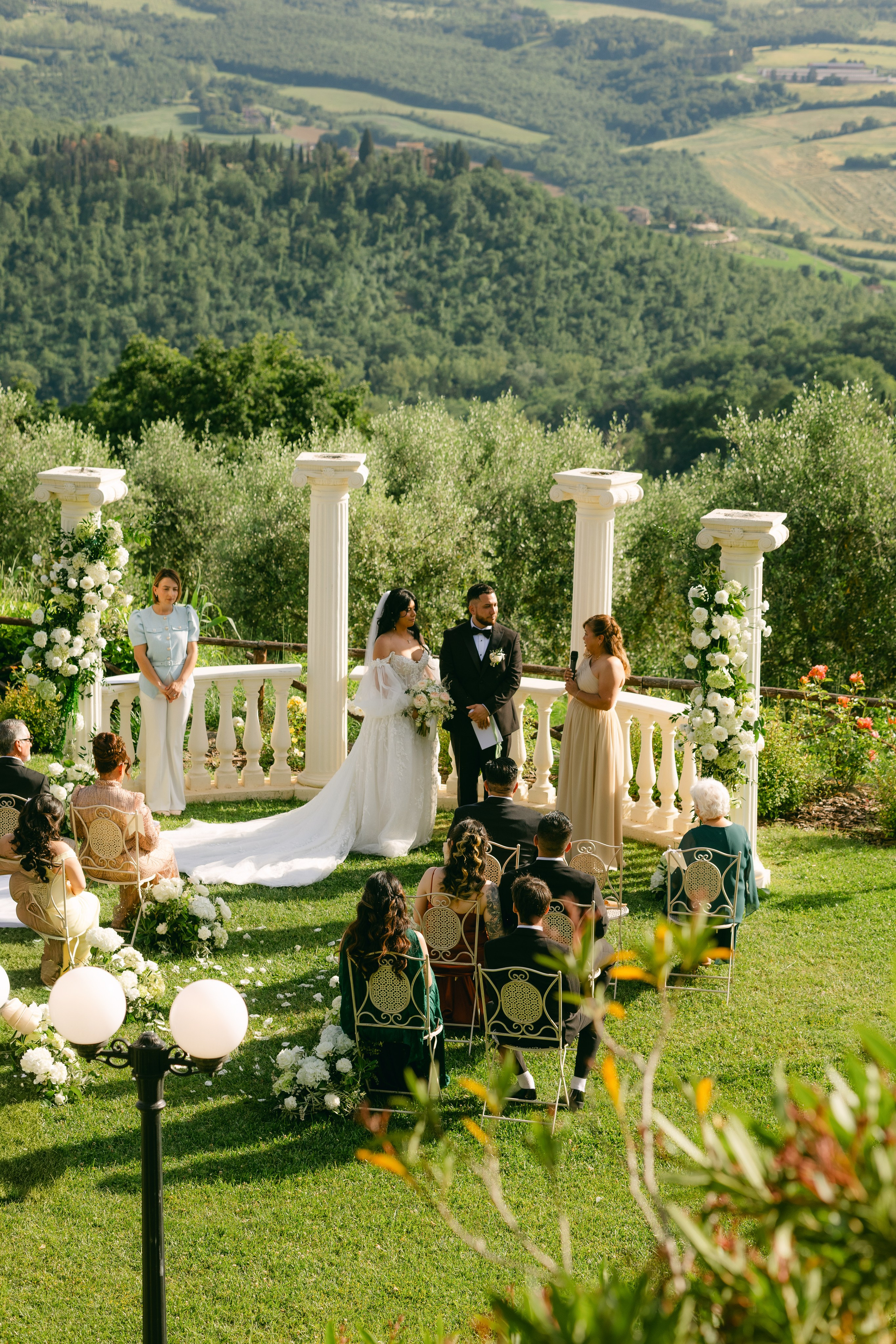 Elisa and John. Sara Luca Wedding Photographer in Italy and Europe