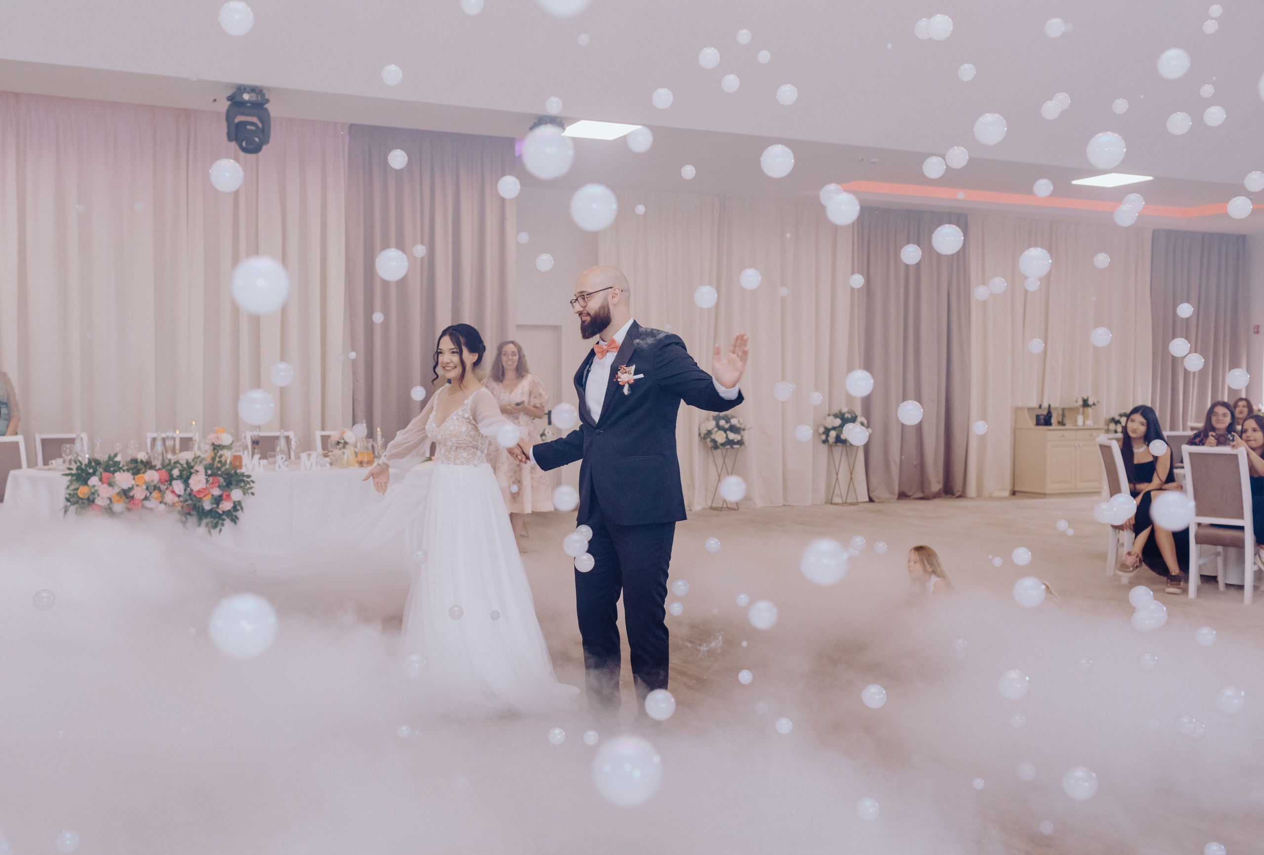 Moise & Delia. Wedding & couple photographer from Romania Rut Vetan