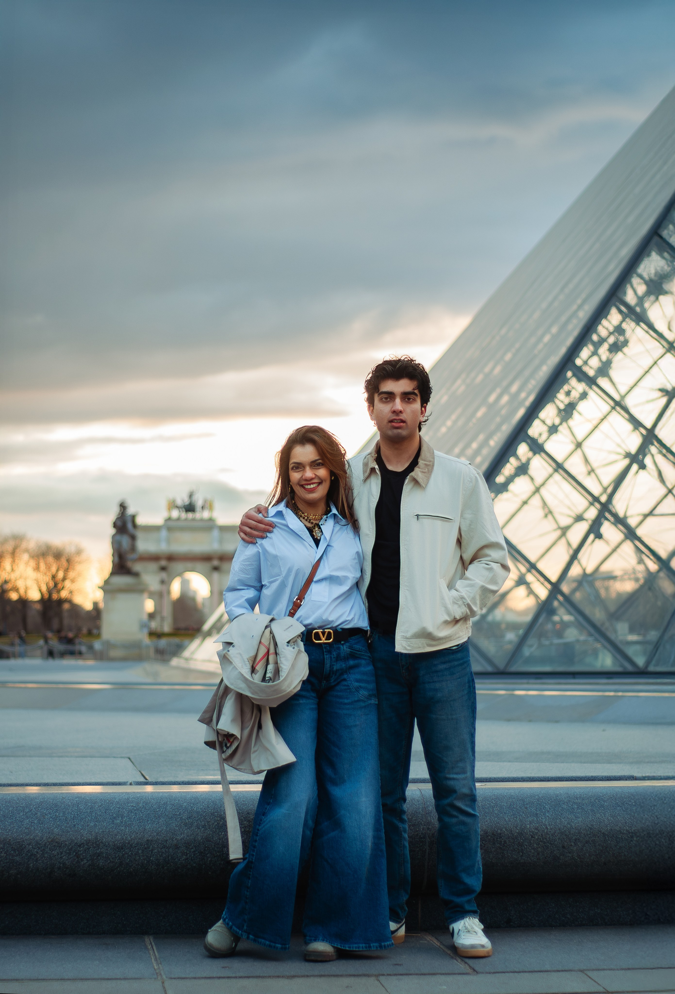 Фотосессия у Лувра. Фотограф в Париже Полина Осипова