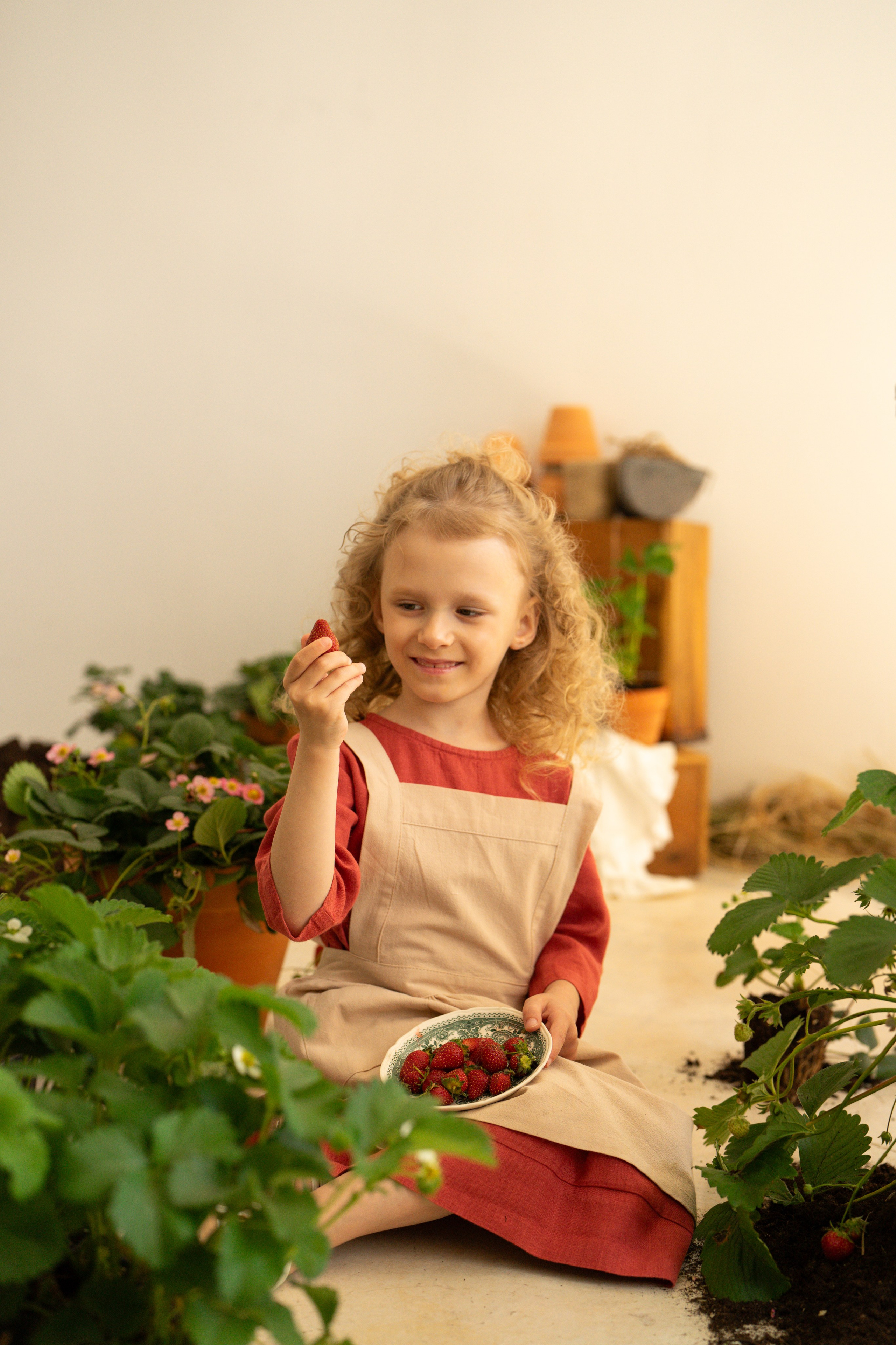 Маленькие садоводы. Ваш фотограф Tetiana Kolos, найду самый удачный ракурс и словлю момент