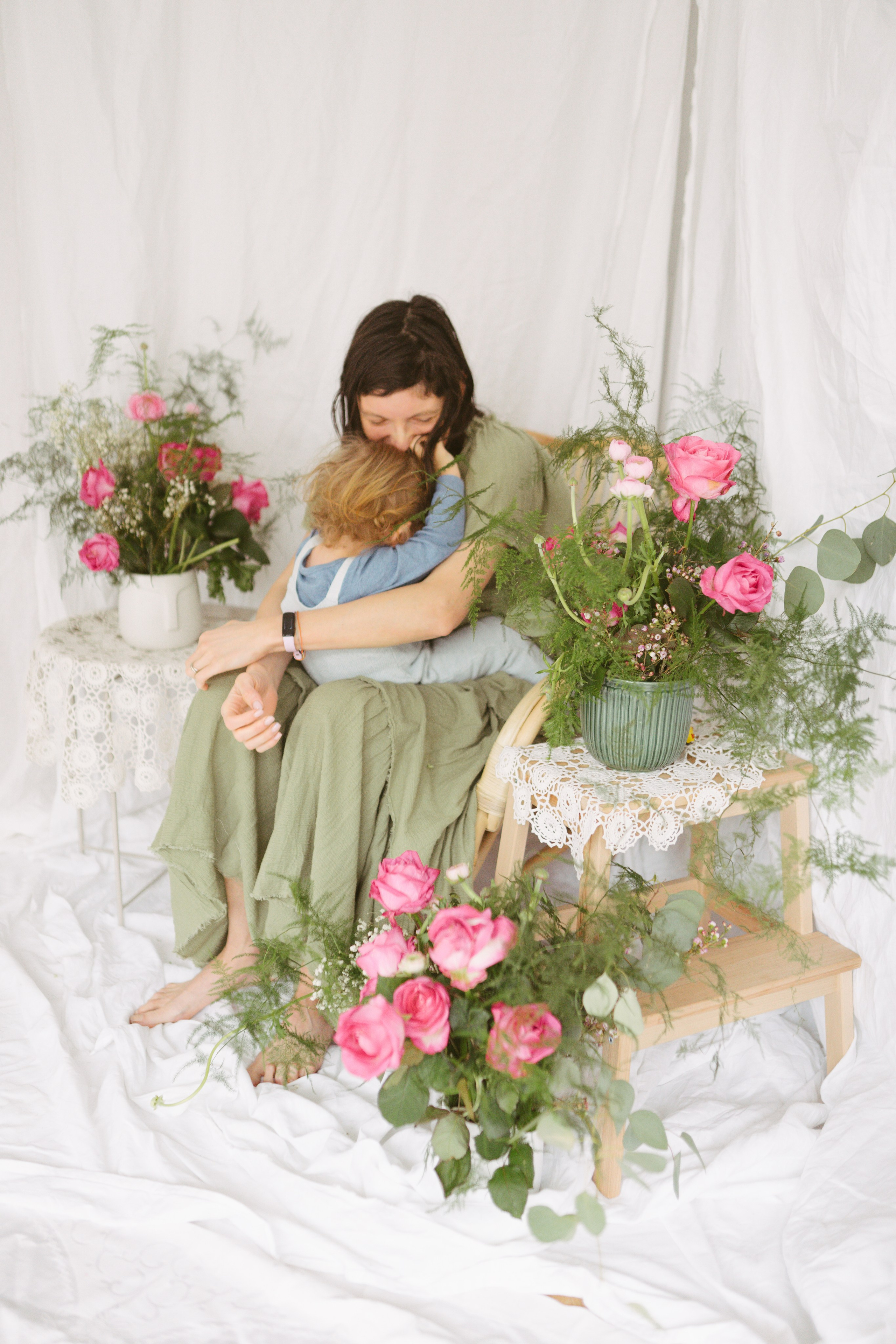 Ședințe Foto Primăvara Colorată Brașov | Mădălina Beda. Madalina Beda- Artist vizual, fotograf, doula la nastere, consultant babywearing Brasov si in toata tara