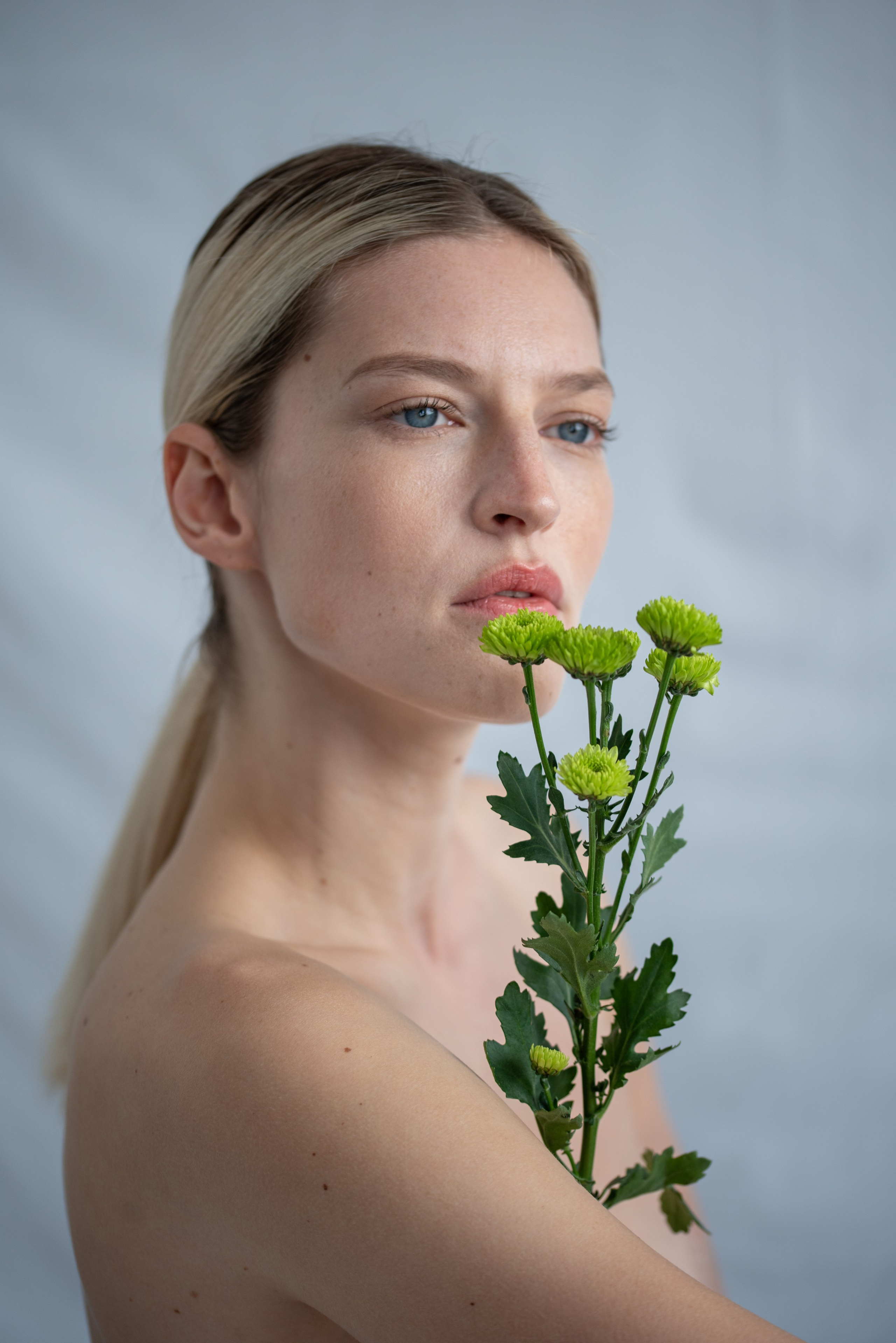 Beauty Portrait Retoucher Olha Kompaniiets. Professional high end photo retoucher Olha Kompaniiets