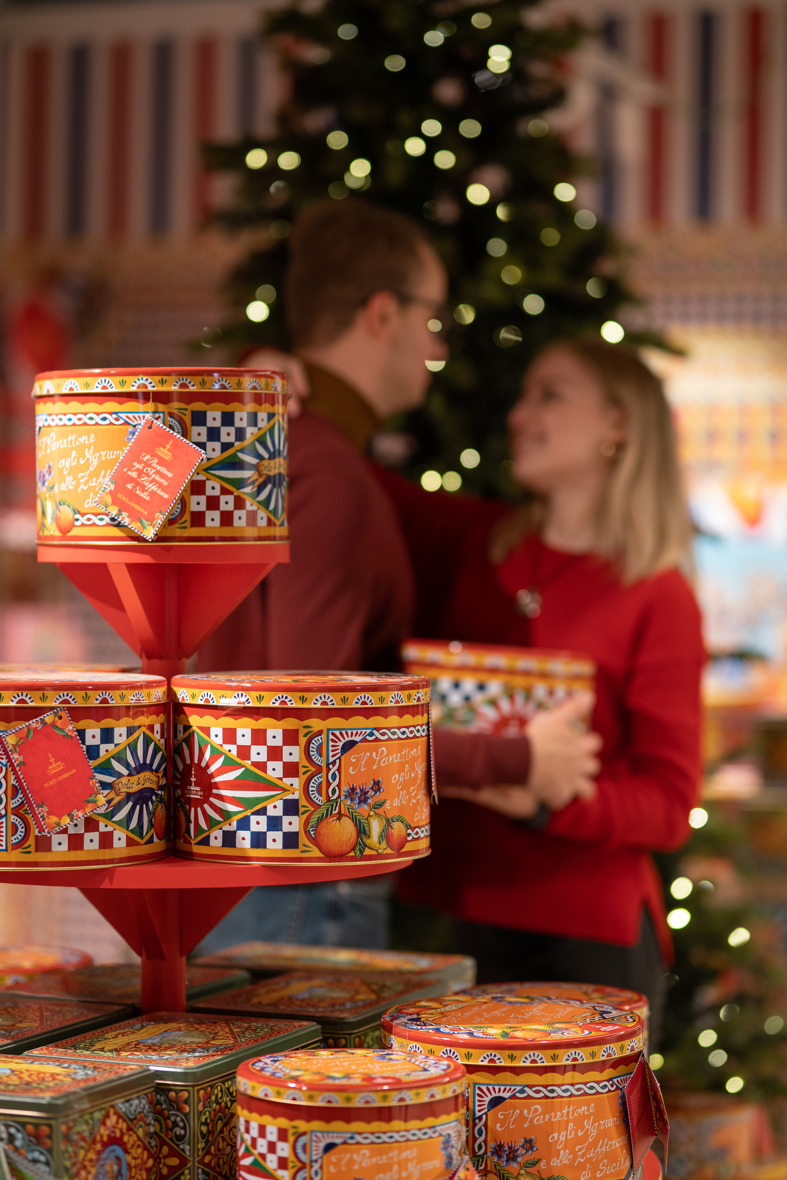 Christmas couple photo shooting Madrid. Photographer in Madrid, Spain. Alyona Belyaninova