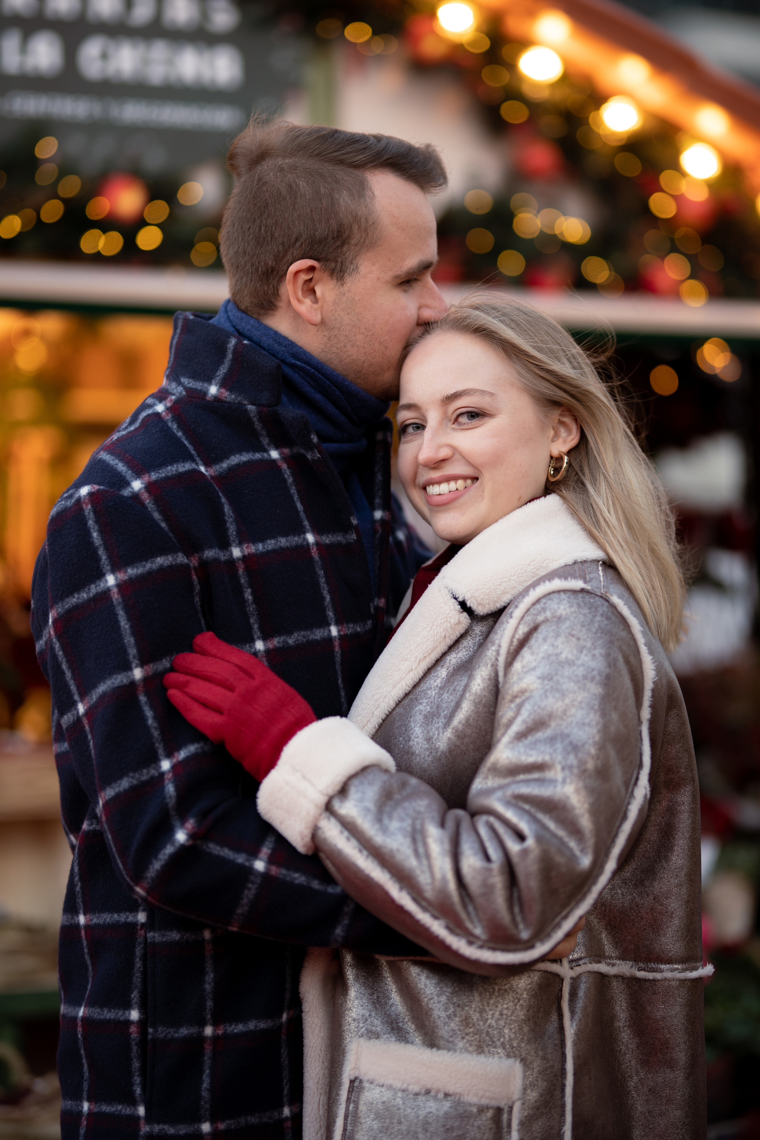 Christmas couple photo shooting Madrid. Photographer in Madrid, Spain. Alyona Belyaninova