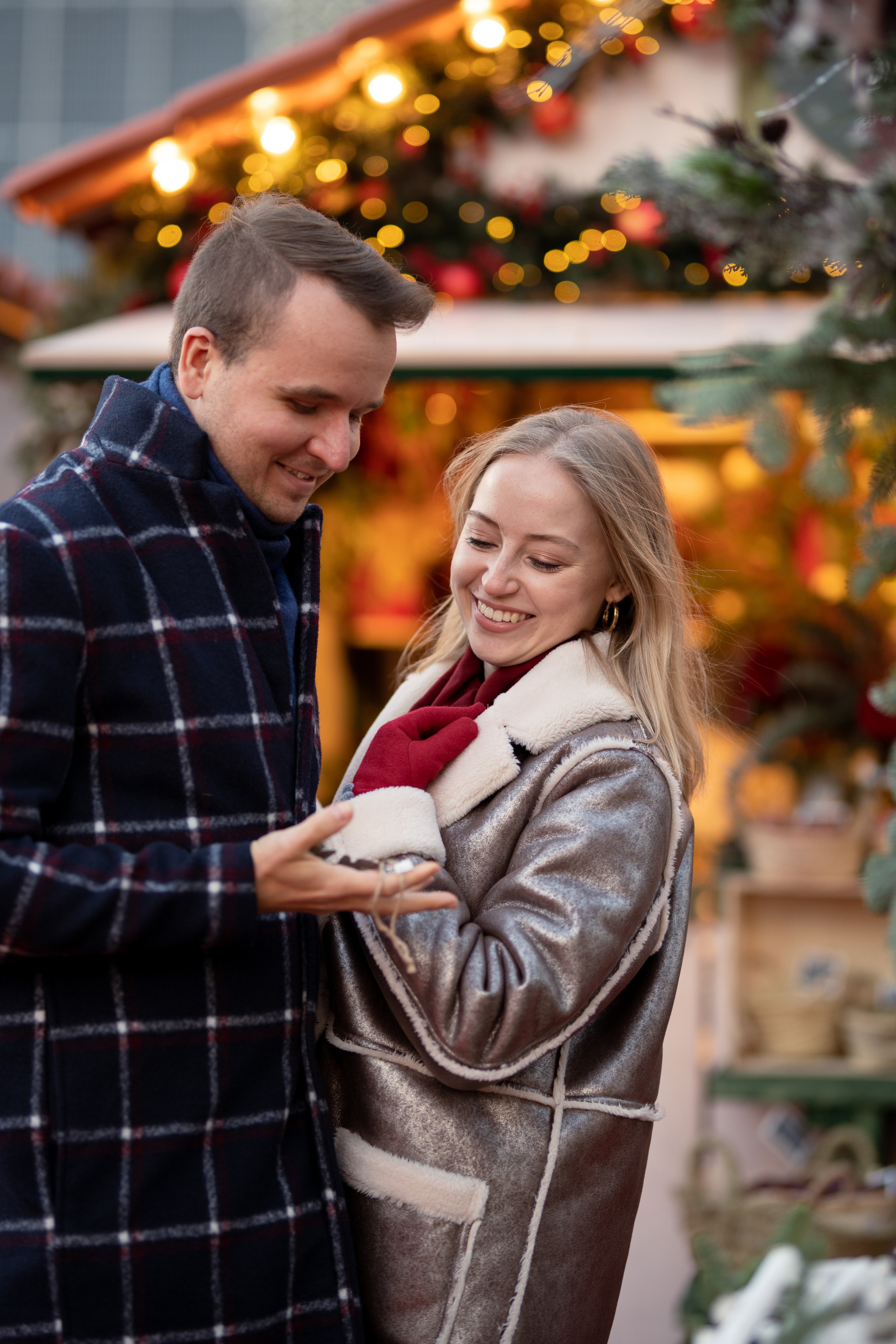 Christmas couple photo shooting Madrid. Photographer in Madrid, Spain. Alyona Belyaninova