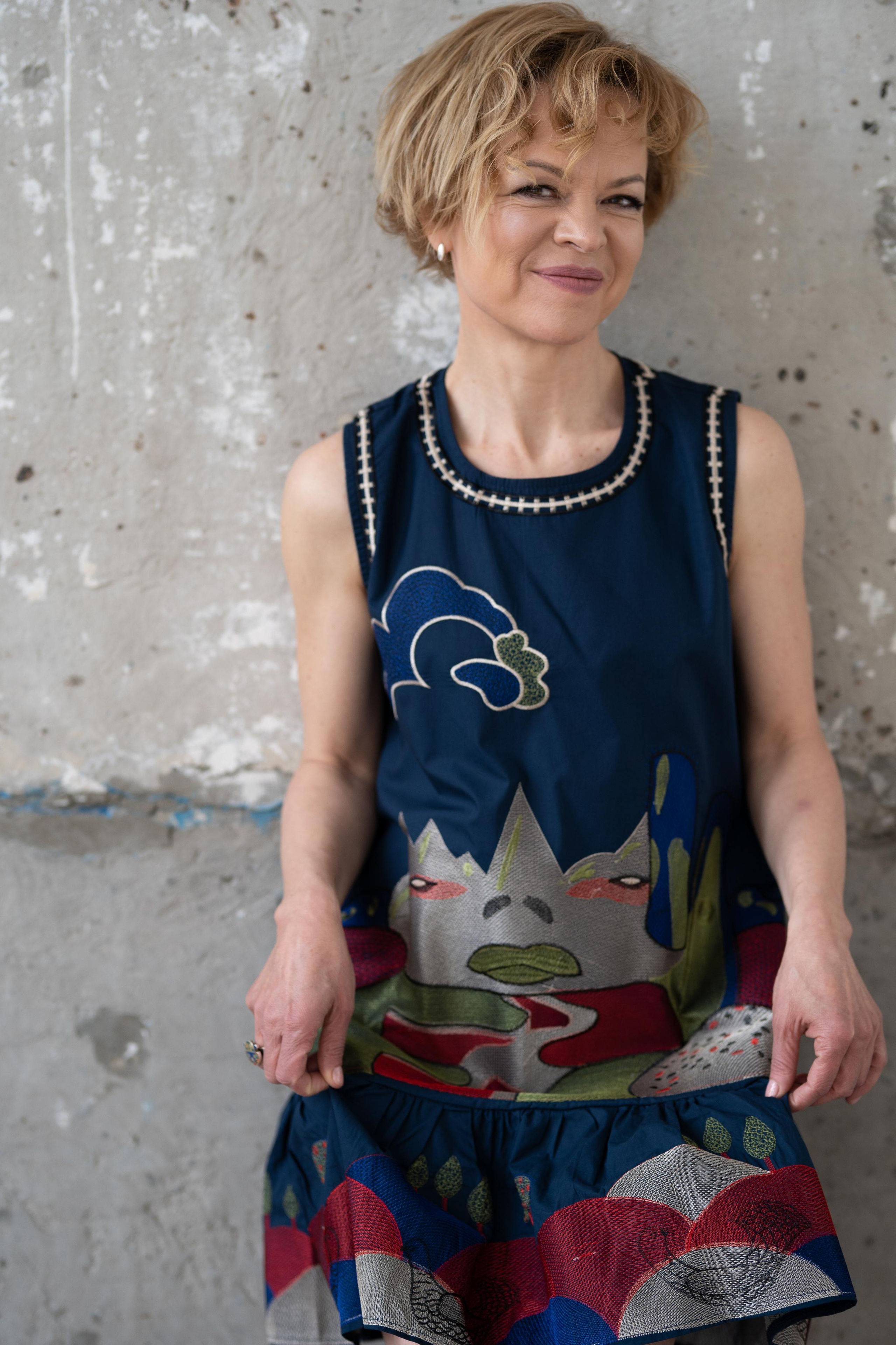 Fotografía lifestyle Madrid. sesión de fotos en estudio Madrid. sesión fotográfica individual Madrid. Fotógrafo en Madrid, España. Alyona Belyaninova