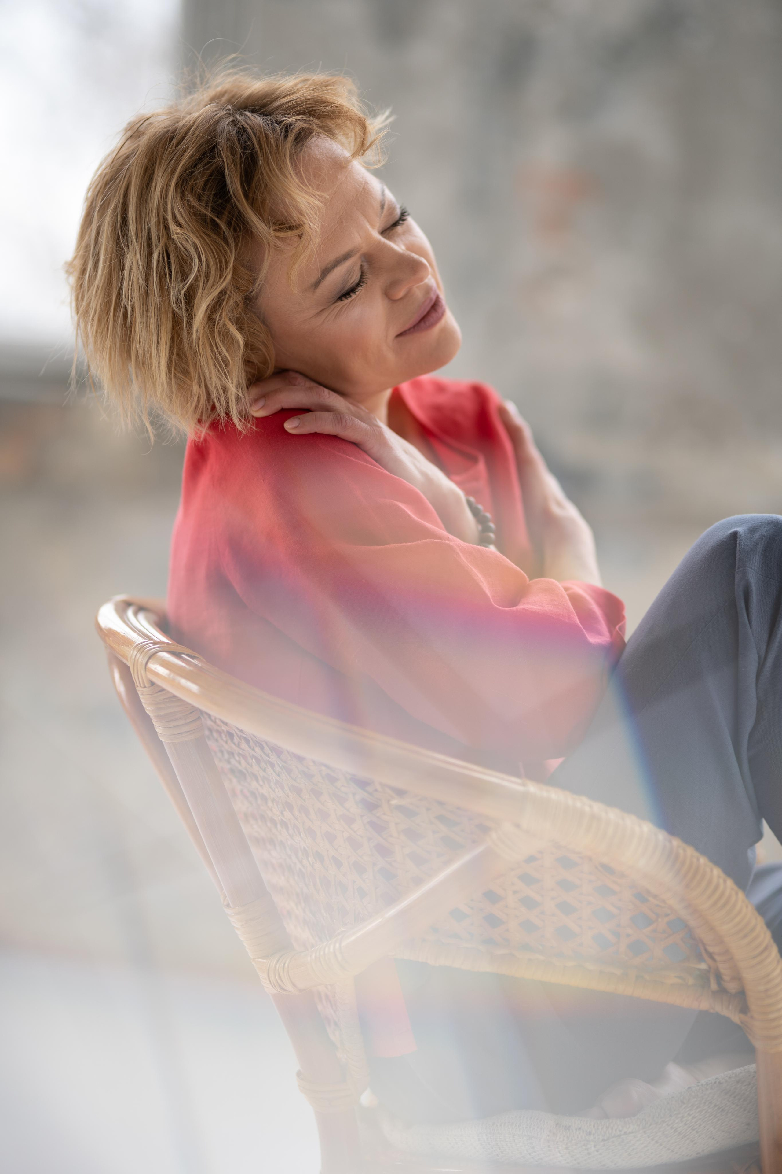 Fotografía lifestyle Madrid. sesión de fotos en estudio Madrid. sesión fotográfica individual Madrid. Fotógrafo en Madrid, España. Alyona Belyaninova