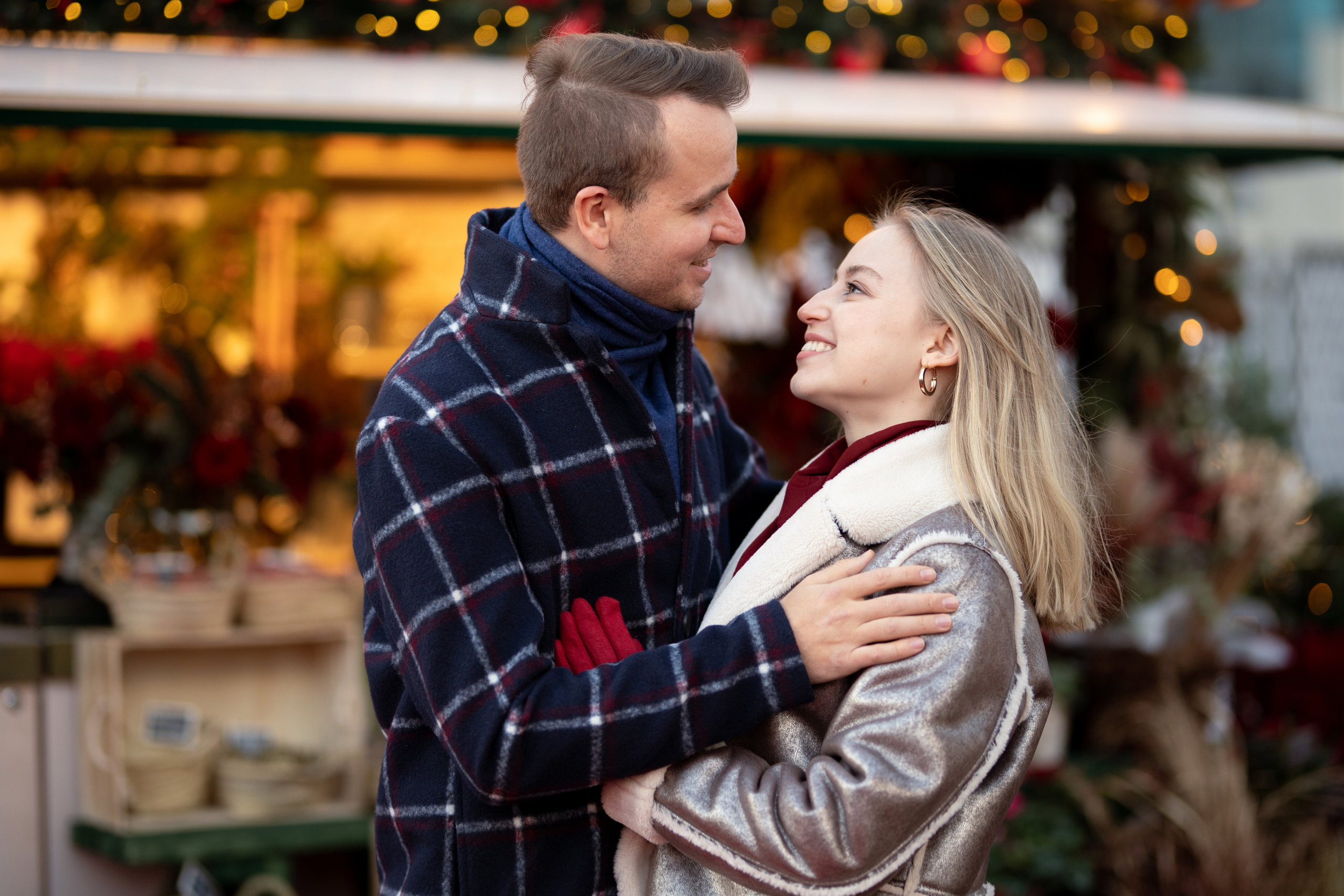 Christmas couple photo shooting Madrid. Photographer in Madrid, Spain. Alyona Belyaninova