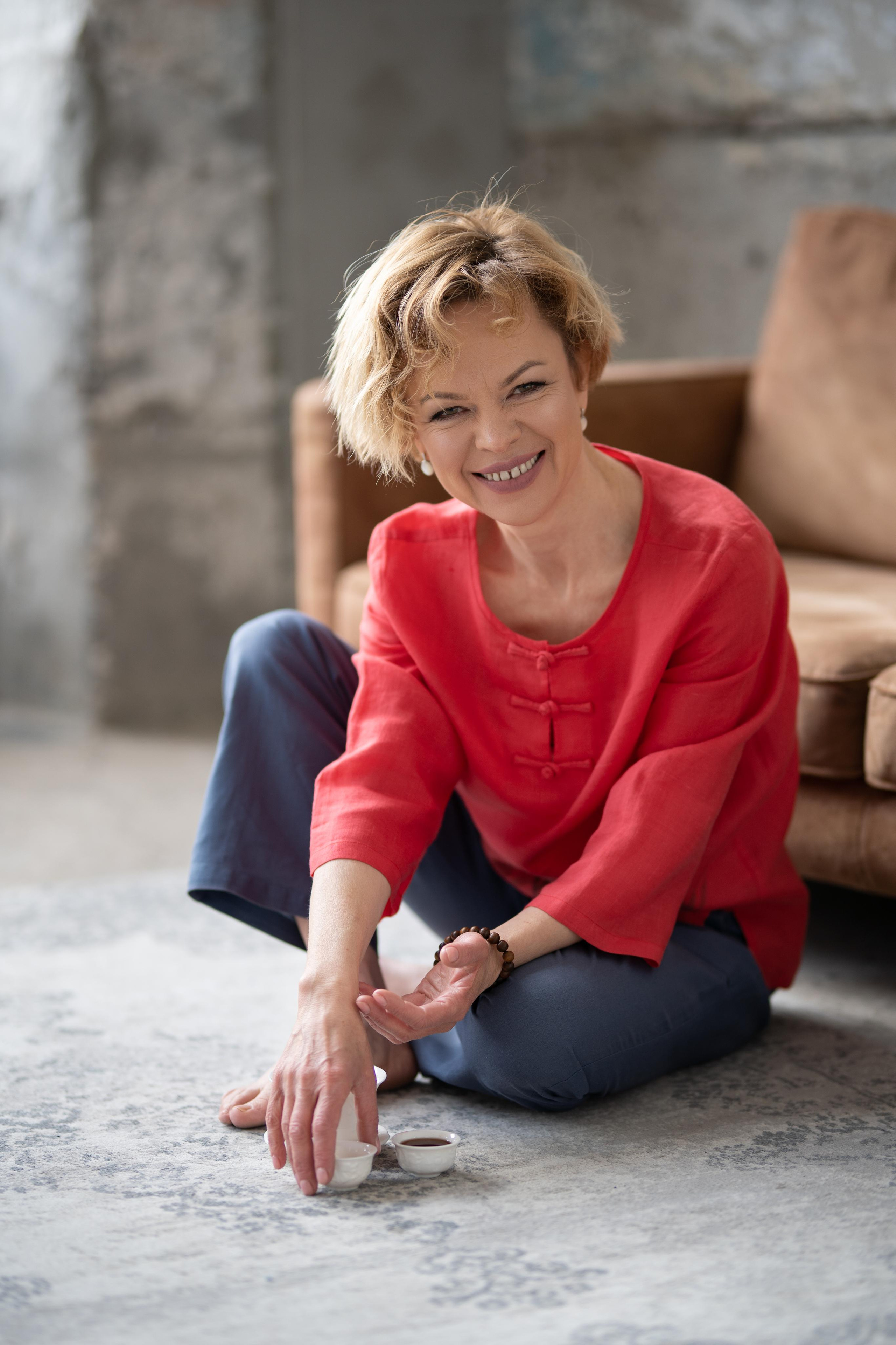 Fotografía lifestyle Madrid. sesión de fotos en estudio Madrid. sesión fotográfica individual Madrid. Fotógrafo en Madrid, España. Alyona Belyaninova