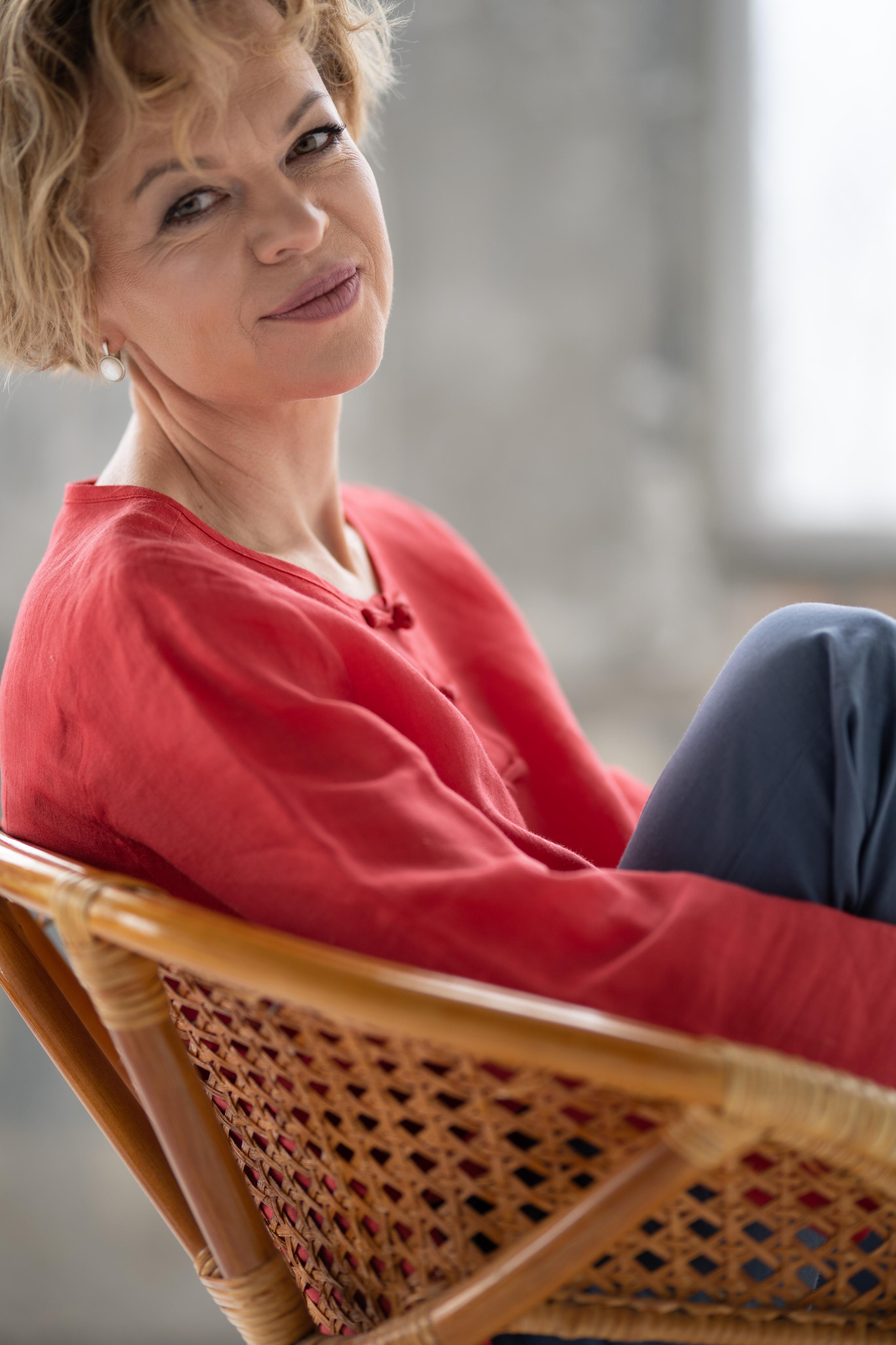 Fotografía lifestyle Madrid. sesión de fotos en estudio Madrid. sesión fotográfica individual Madrid. Fotógrafo en Madrid, España. Alyona Belyaninova